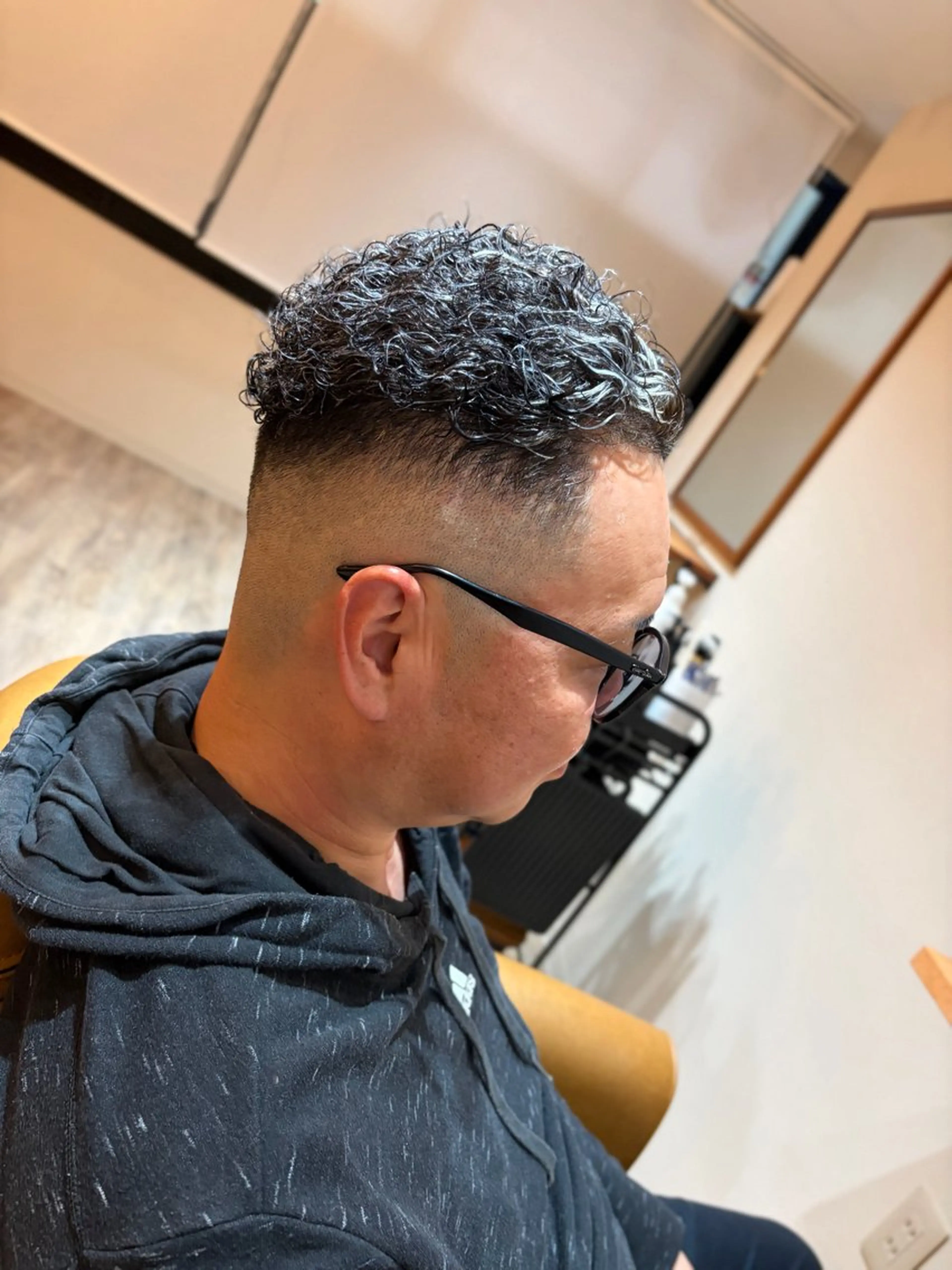 ショート カラー パーマ メンズ メンズメッシュ メンズパーマ メッシュ Flow所属・黒原 将貴のヘアスタイル