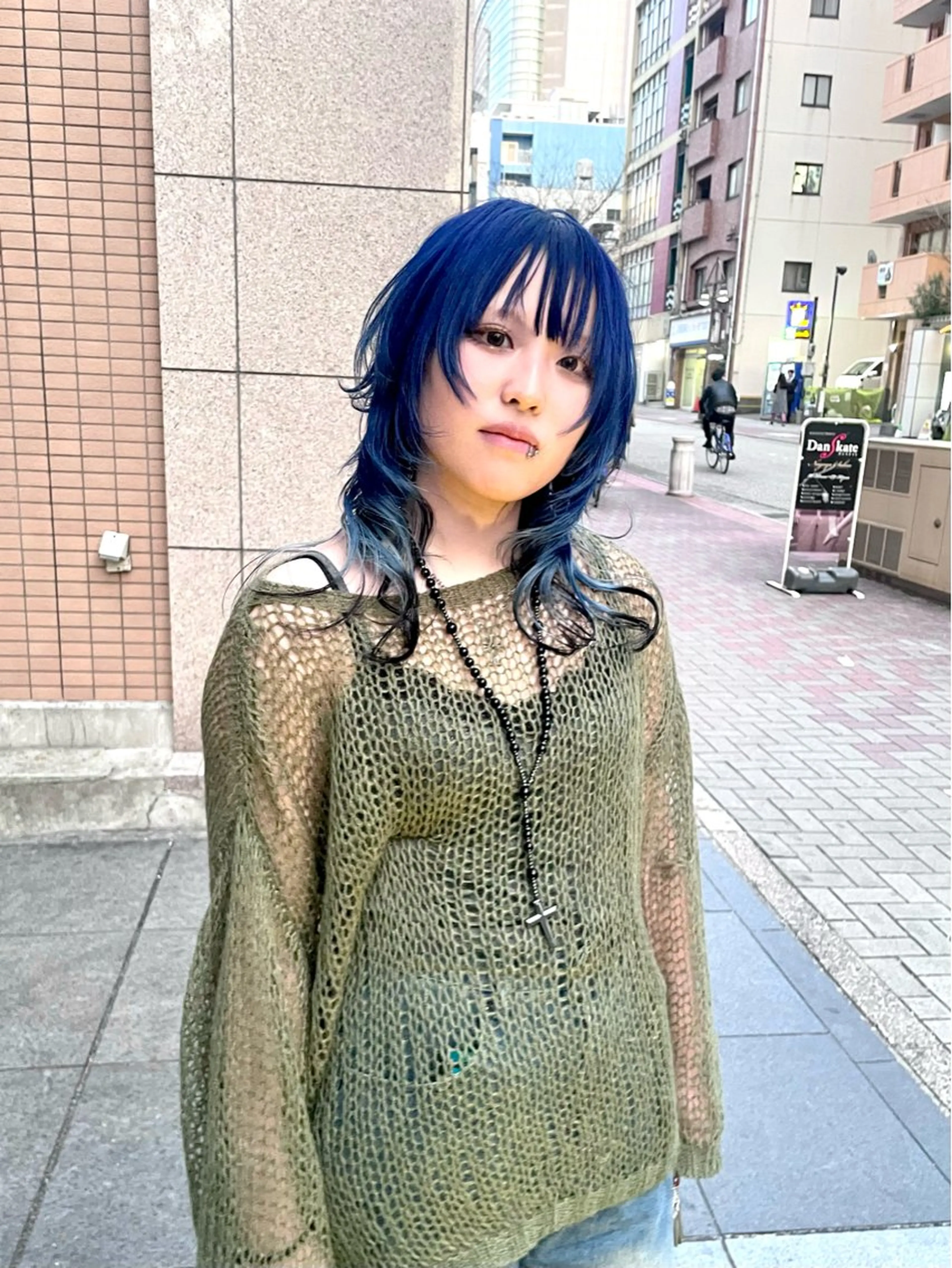 セミロング カラー ブルーカラー ハイトーンカラー レイヤーカット ヘアカラー トリートメント ハイトーン/レイヤー /ウルフ⭐️永田⭐️のヘアスタイル