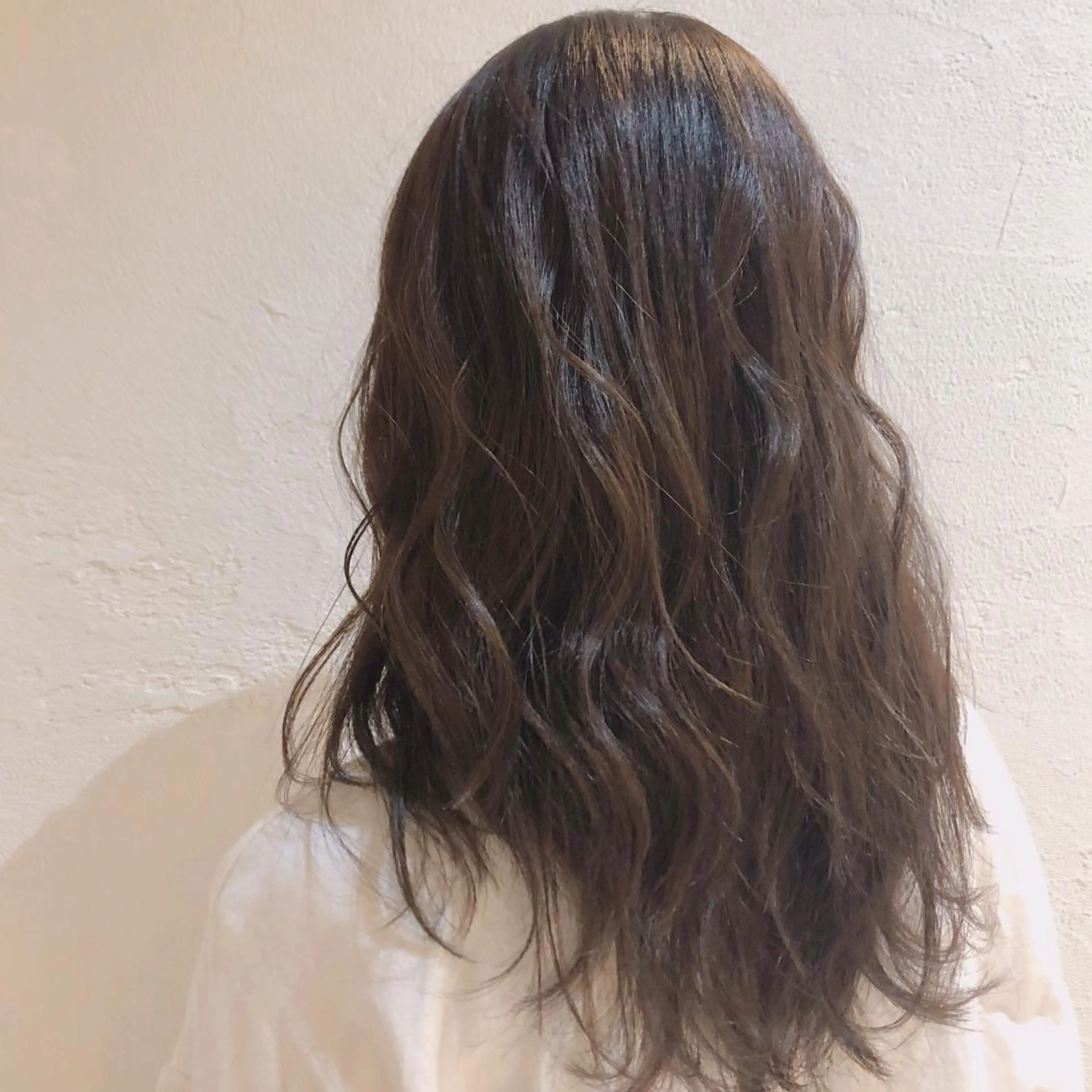 ロング カラー アッシュ ベージュカラー ブリーチ 透明感カラー ブリーチなしカラー 韓国ヘア☁️ mitsukiのヘアスタイル