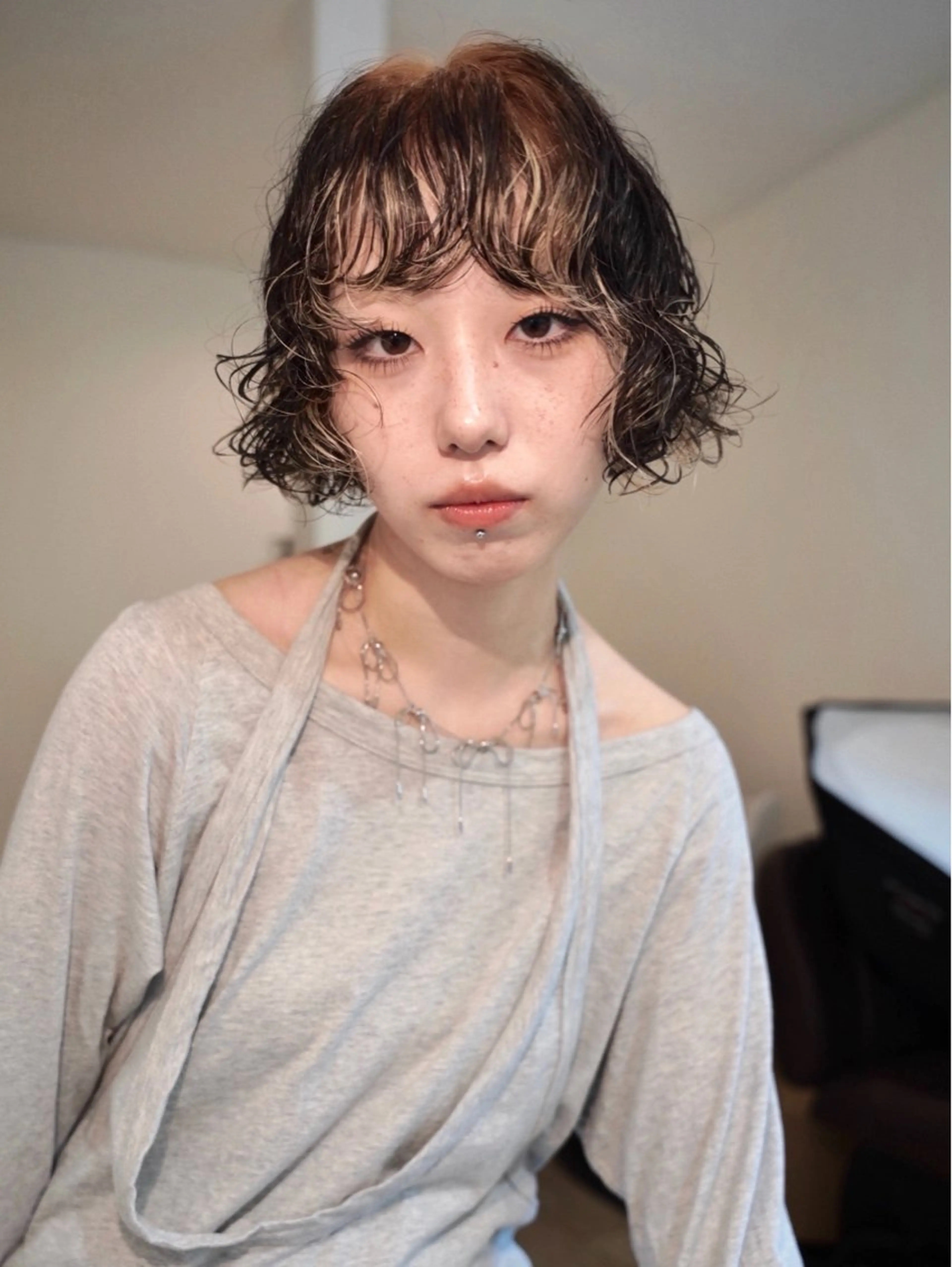 ショート カラー デザインカラー ハイライトカラー ボブ ハイライト ウルフカット カット ヘアカラー パーマ トリートメント ベージュデザイン パーマKaito🌸のヘアスタイル