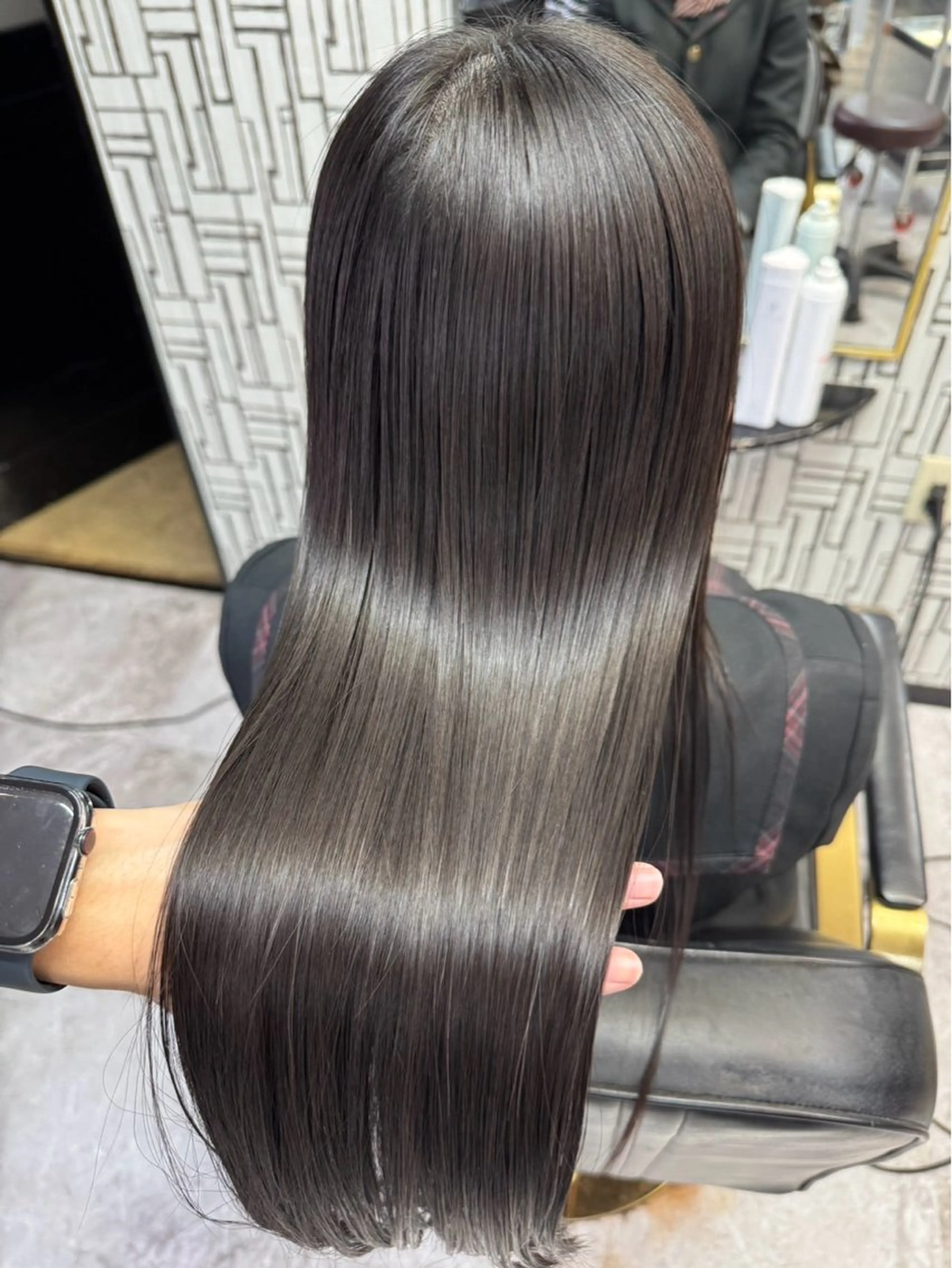 セミロング ヘアカラー 冨吉 咲笑のヘアスタイル