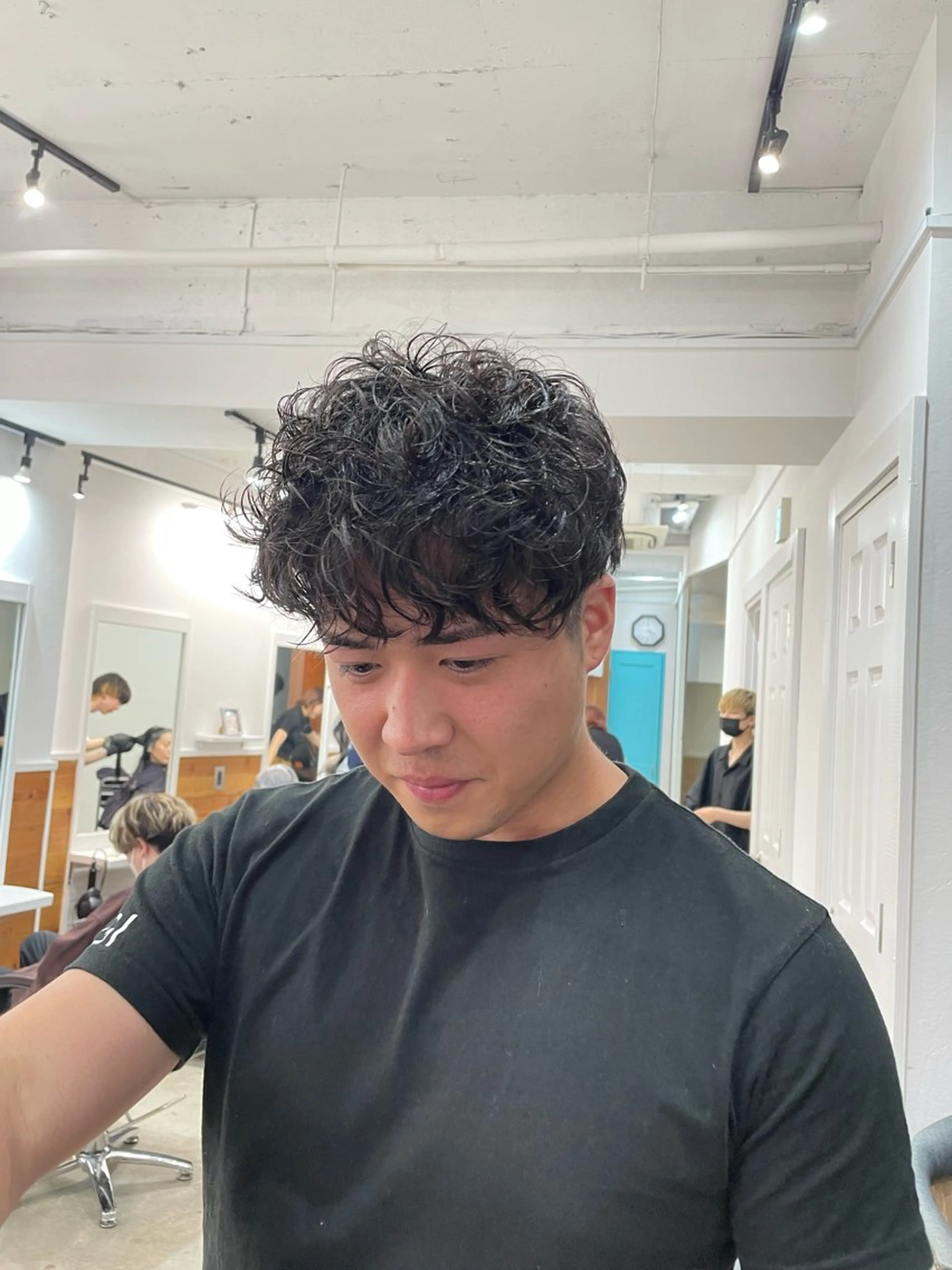 パーマ メンズ メンズパーマ ニュアンスパーマ RIN／韓国ヘア レイヤーカットのヘアスタイル