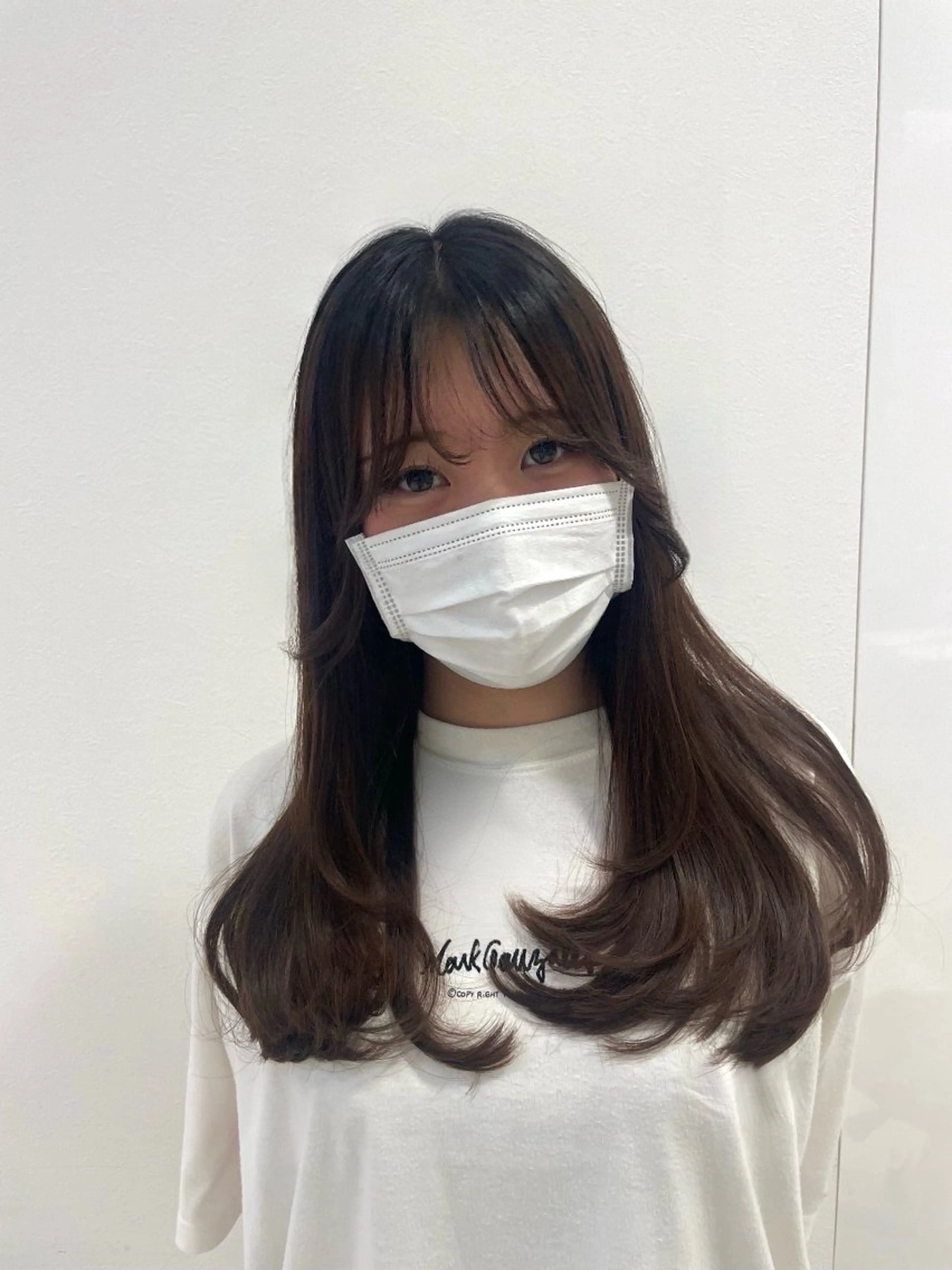 セミロング diar大船所属・大船/透明感カラー ユラのヘアスタイル