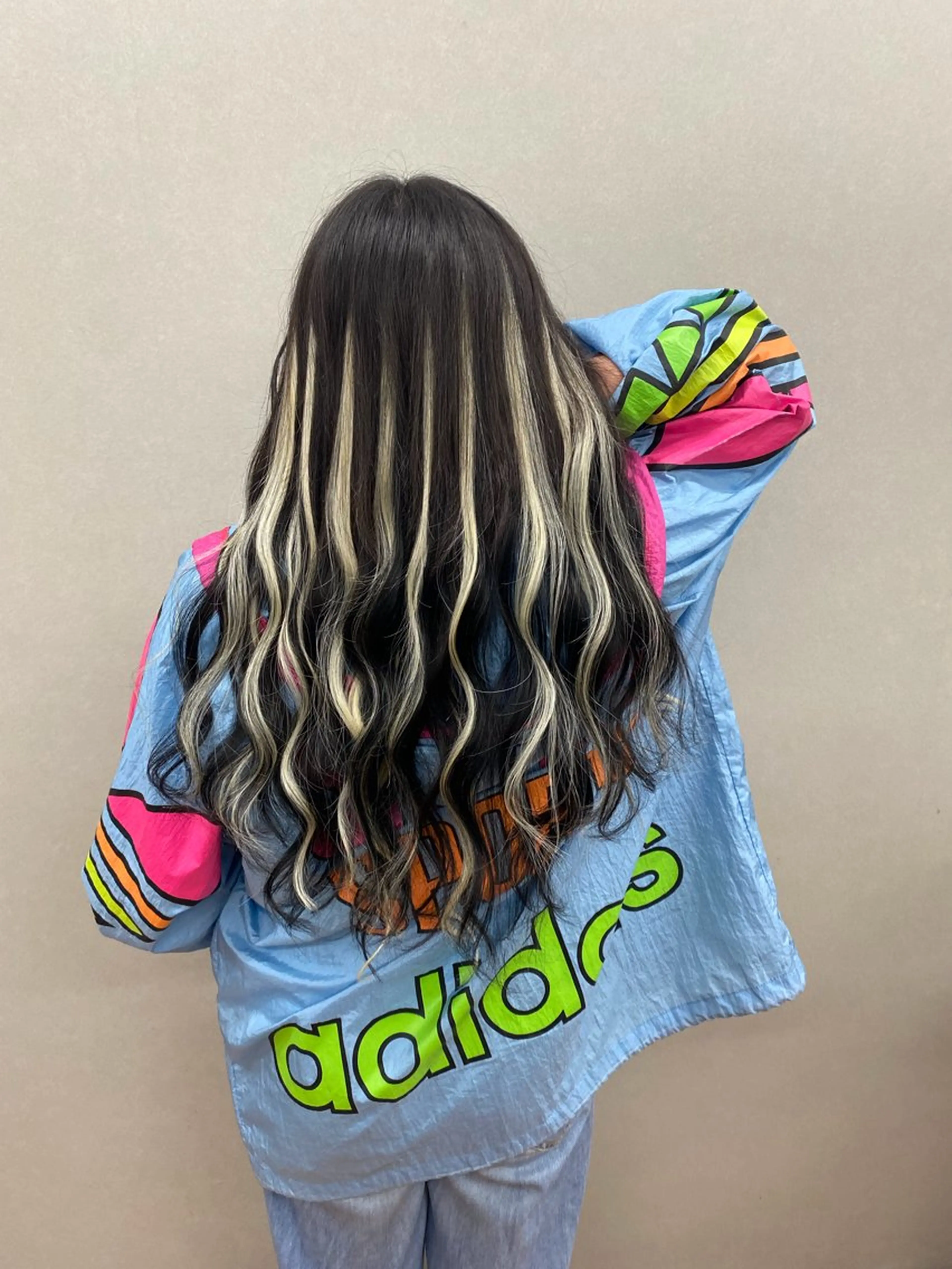 ロング ハイライト カラーサロンヨシトモ所属・倉田 彩里のヘアスタイル