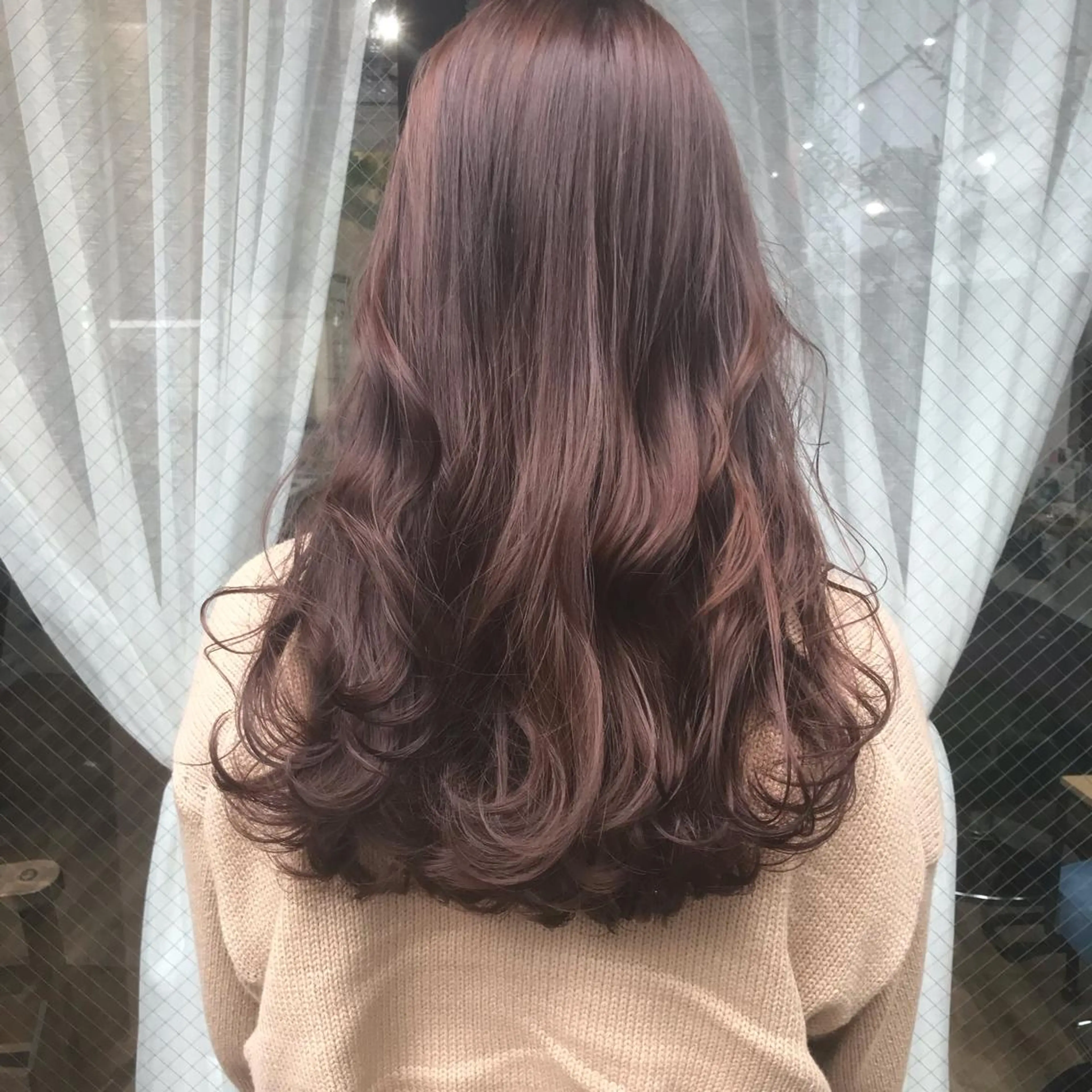 ロング ピンクブラウン ヘアカラー トリートメント レイヤー/顔周り /AKARIのヘアスタイル