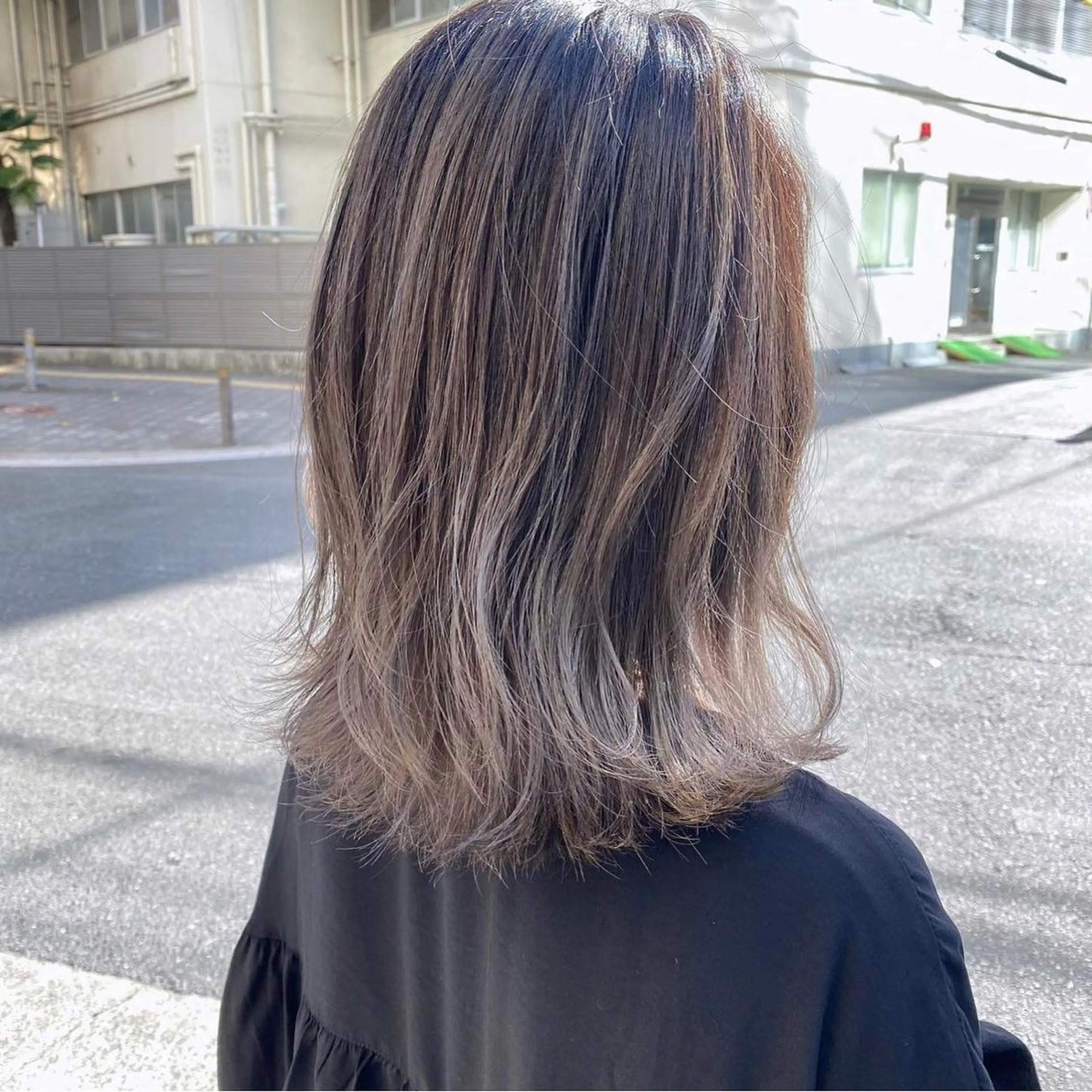 セミロング ヘアカラー TRUCK トラックのヘアスタイル
