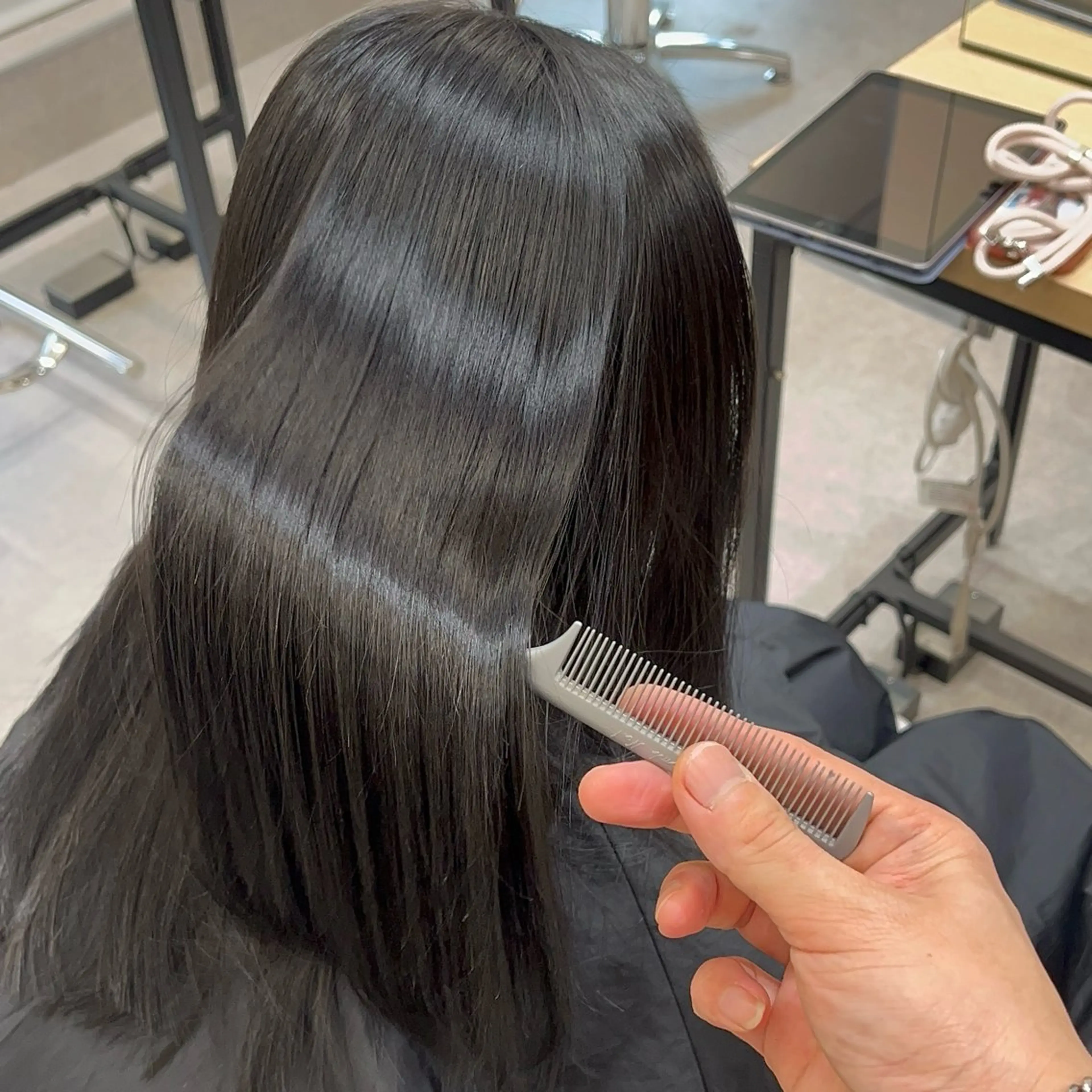 ミディアム カット 縮毛矯正 juhl/髪質改善/ 縮毛矯正/遠藤航平のヘアスタイル