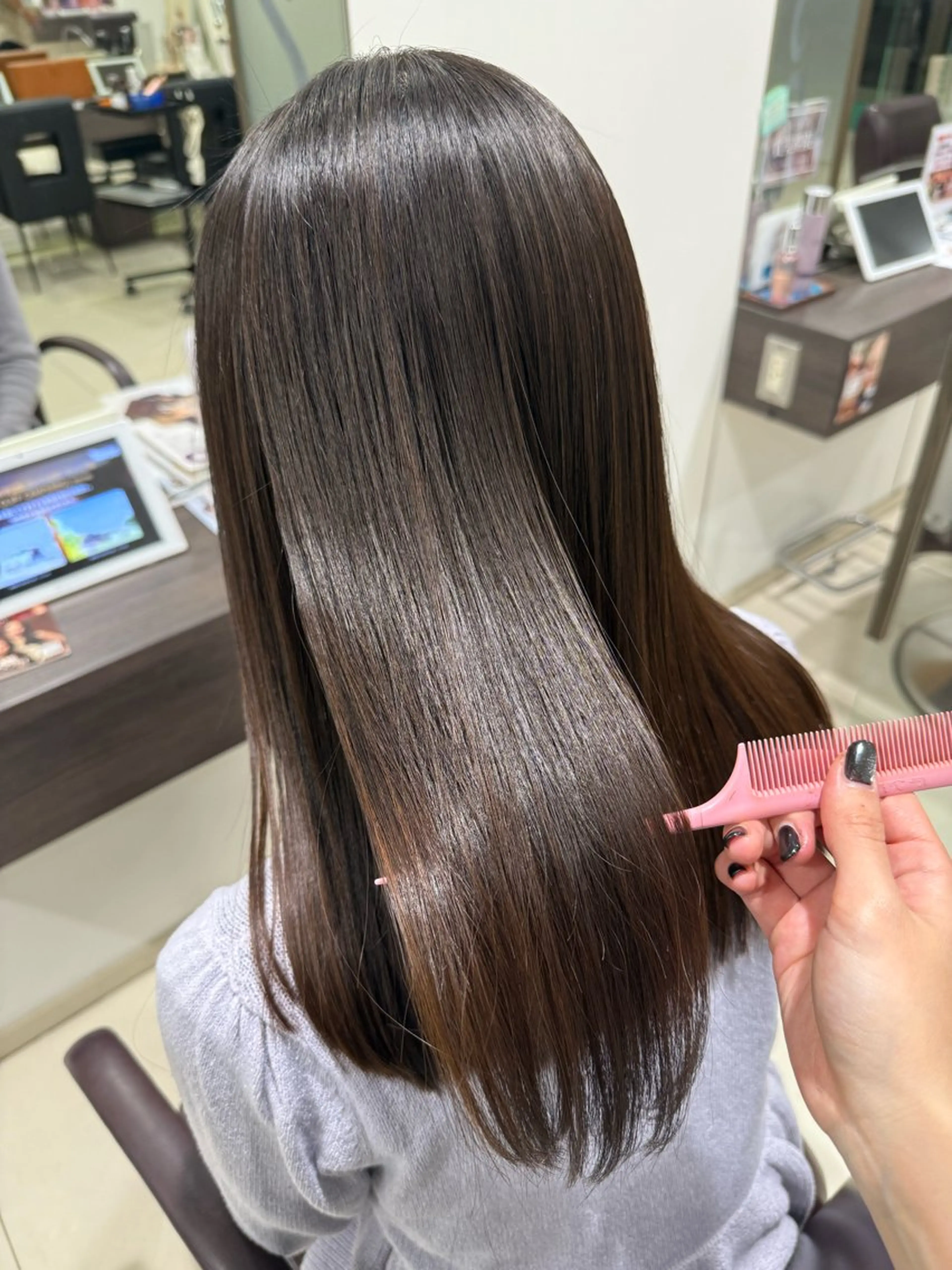 セミロング カラー 縮毛矯正 カット 縮毛矯正 ハイトーン/艶カラー /透明感カラー/みなのヘアスタイル