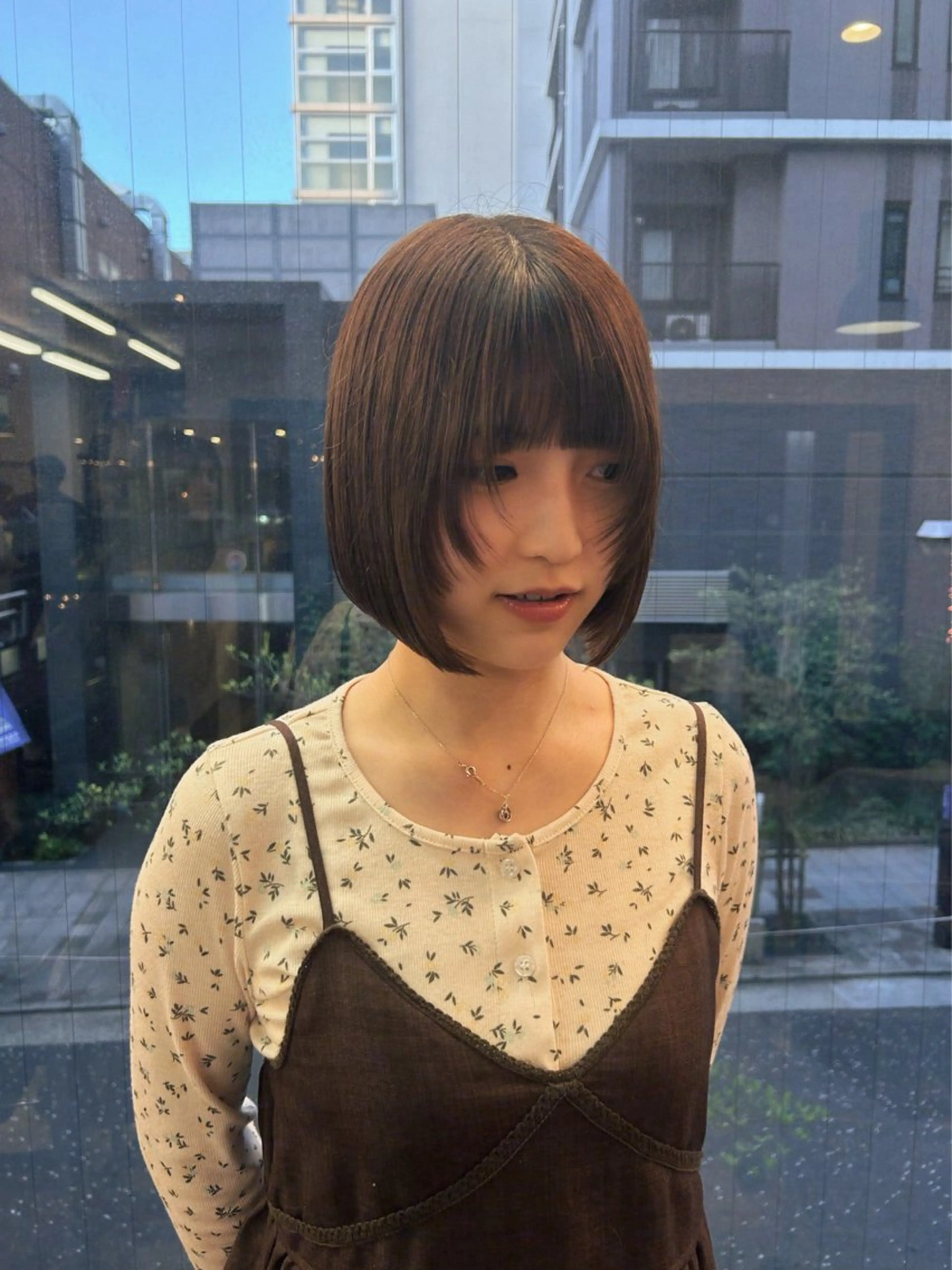 ミディアム ボブ 顔まわりレイヤー レイヤーカット tiel【ティエル】所属・tiel 小山莉々のヘアスタイル