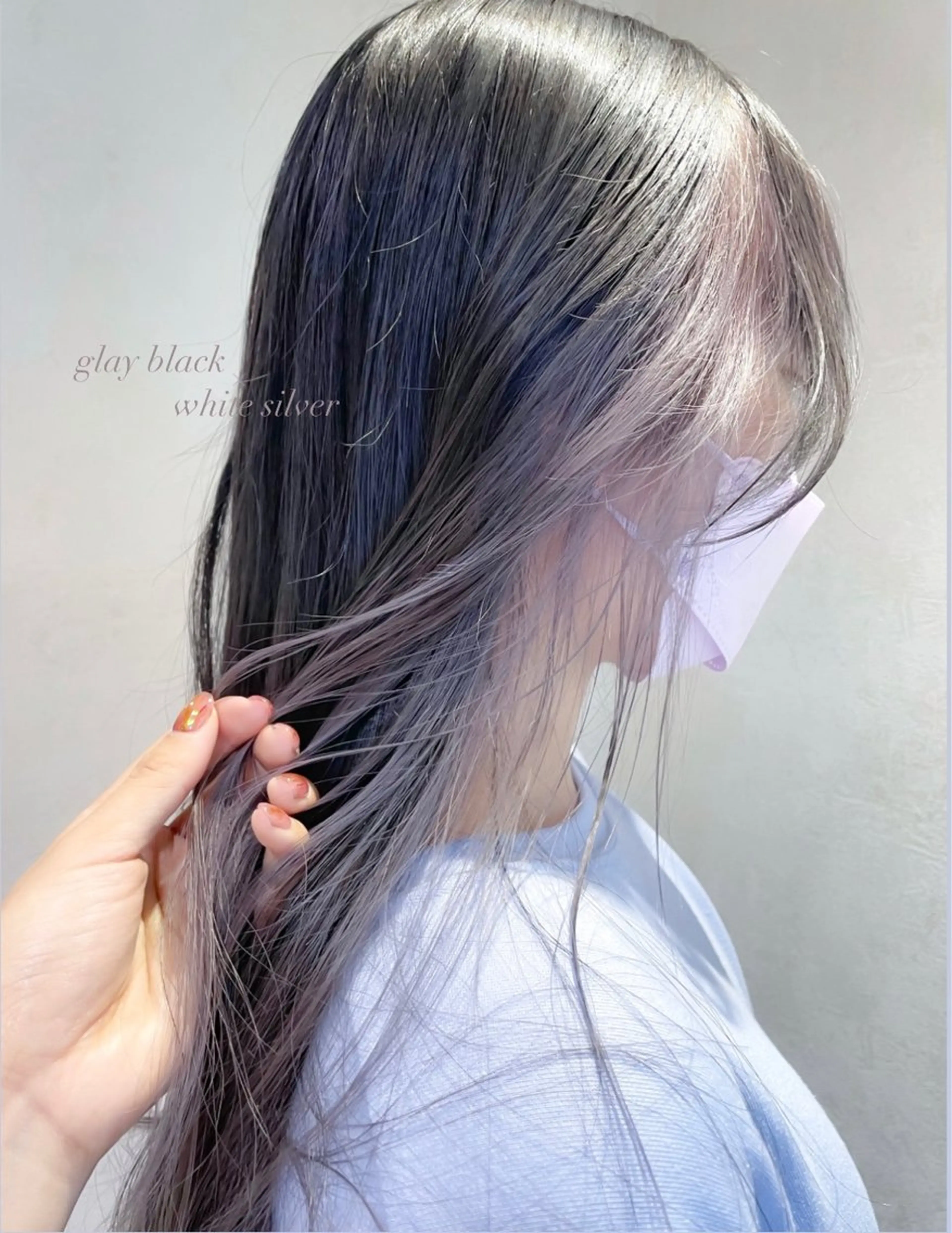 ロング カラー 黒髪 グレーブラック シルバー ホワイトシルバー 透明感カラー／韓国 レイヤーmomokaのヘアスタイル