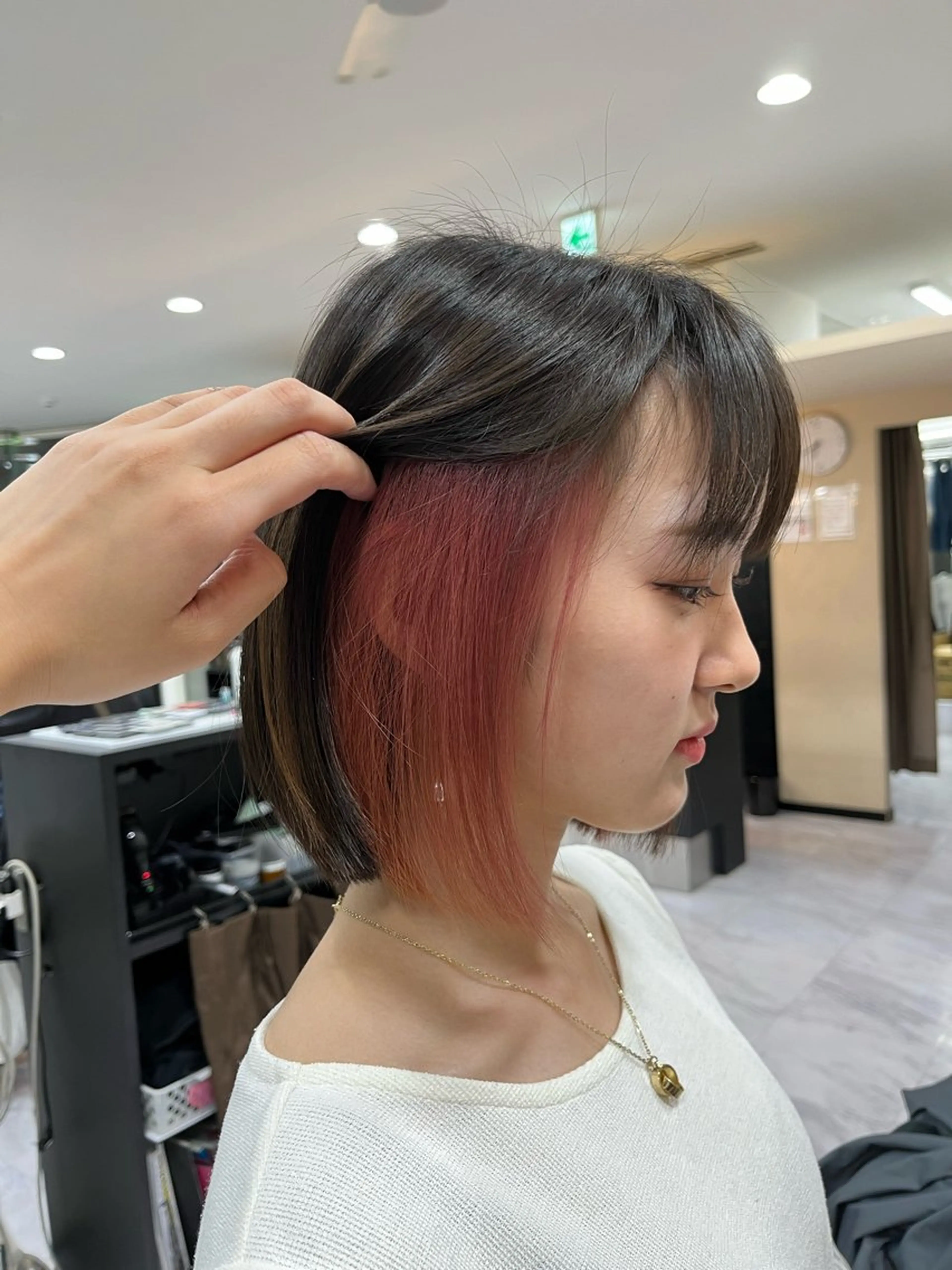 カラー ブリーチ ピンクカラー 近江 莉佳の眉毛・アイブロウイメージ