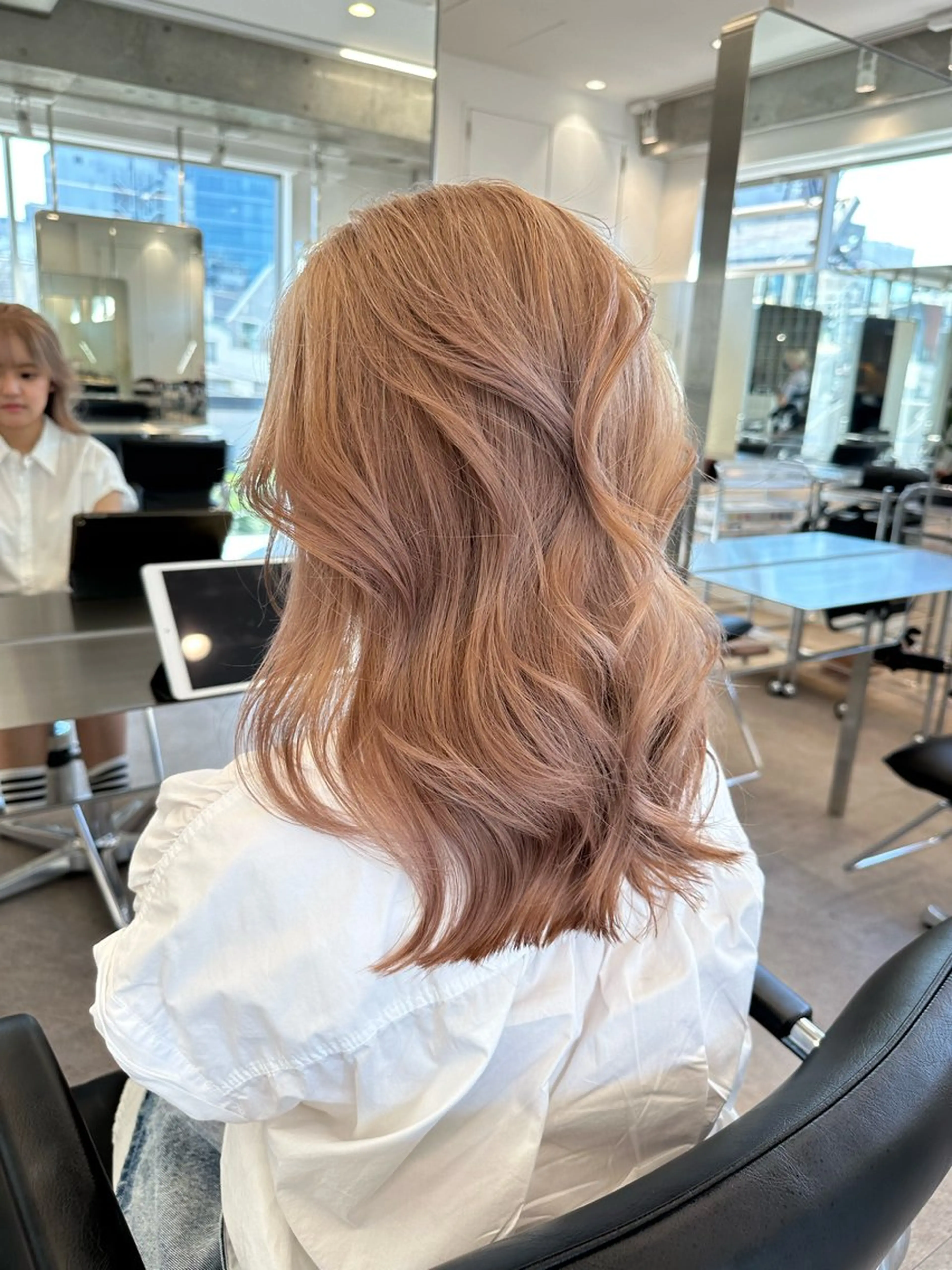 ミディアム カラー ベージュカラー ブリーチ ダブルカラー ハイトーンカラー ミルクティーベージュ ❣️本日ショート カット大募集❣️のヘアスタイル