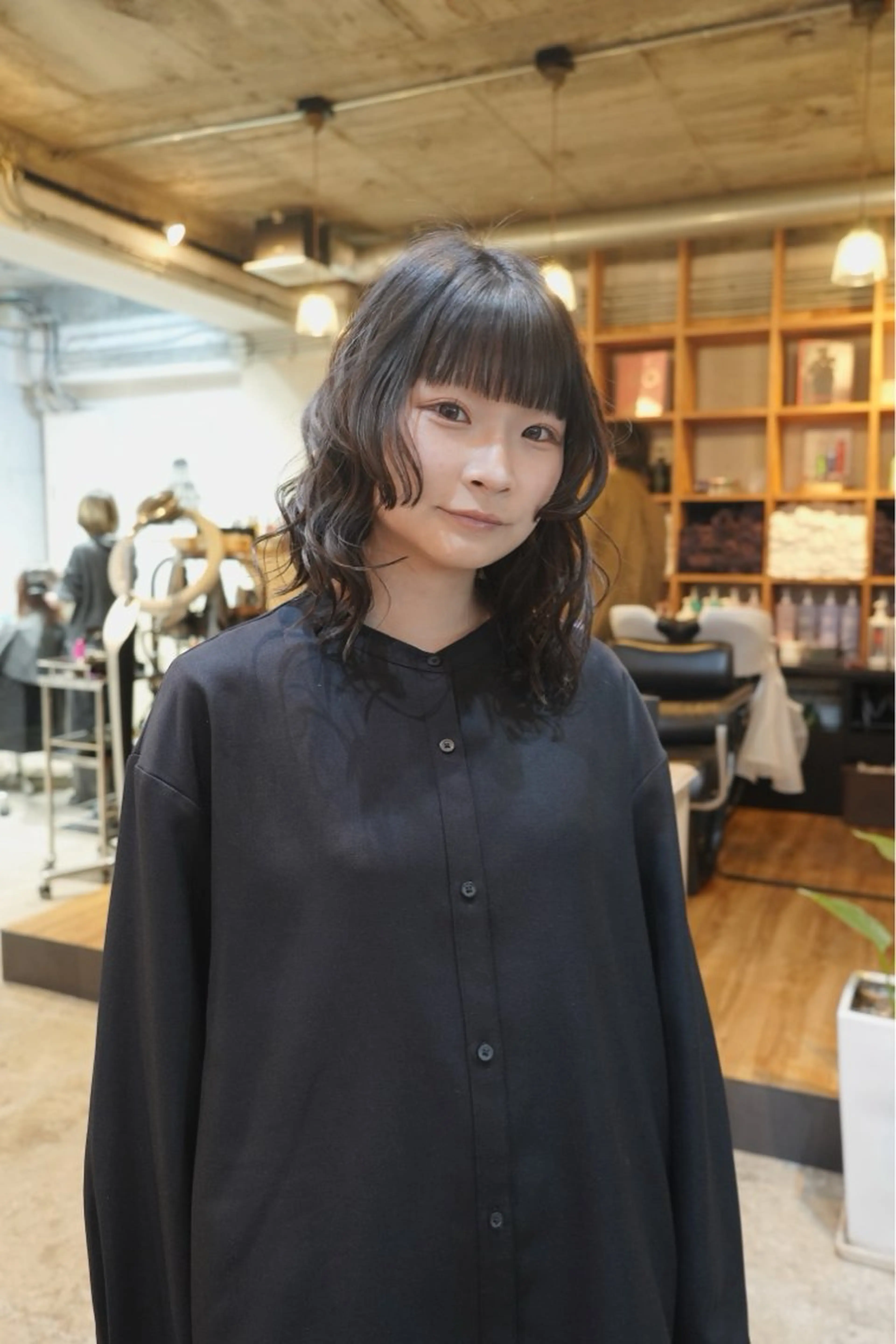 ミディアム カット ヘアカラー HIKARIS 長澤彩のヘアスタイル