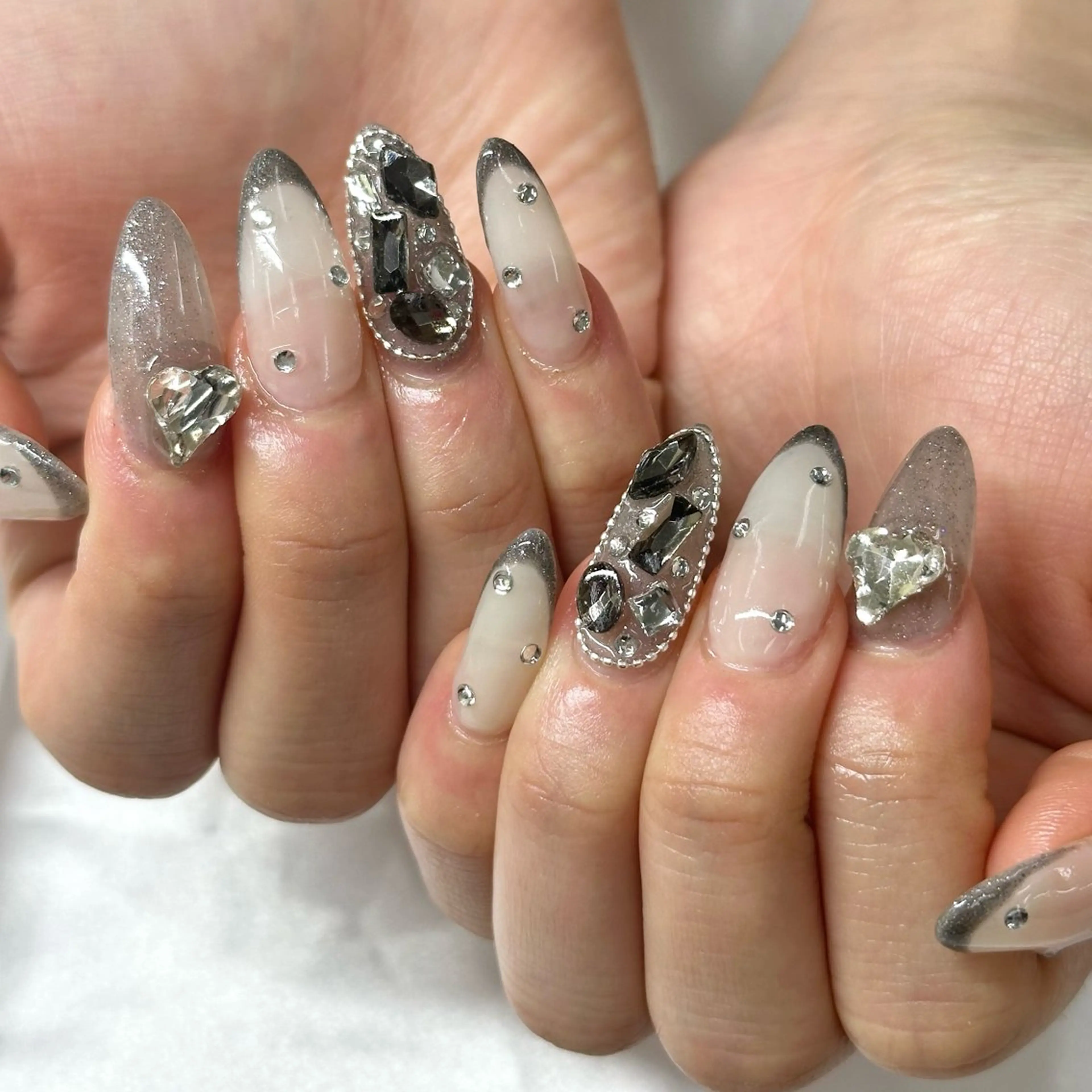 ネイル ハンドネイル salon iris 🦋北広島市大曲のネイルデザイン
