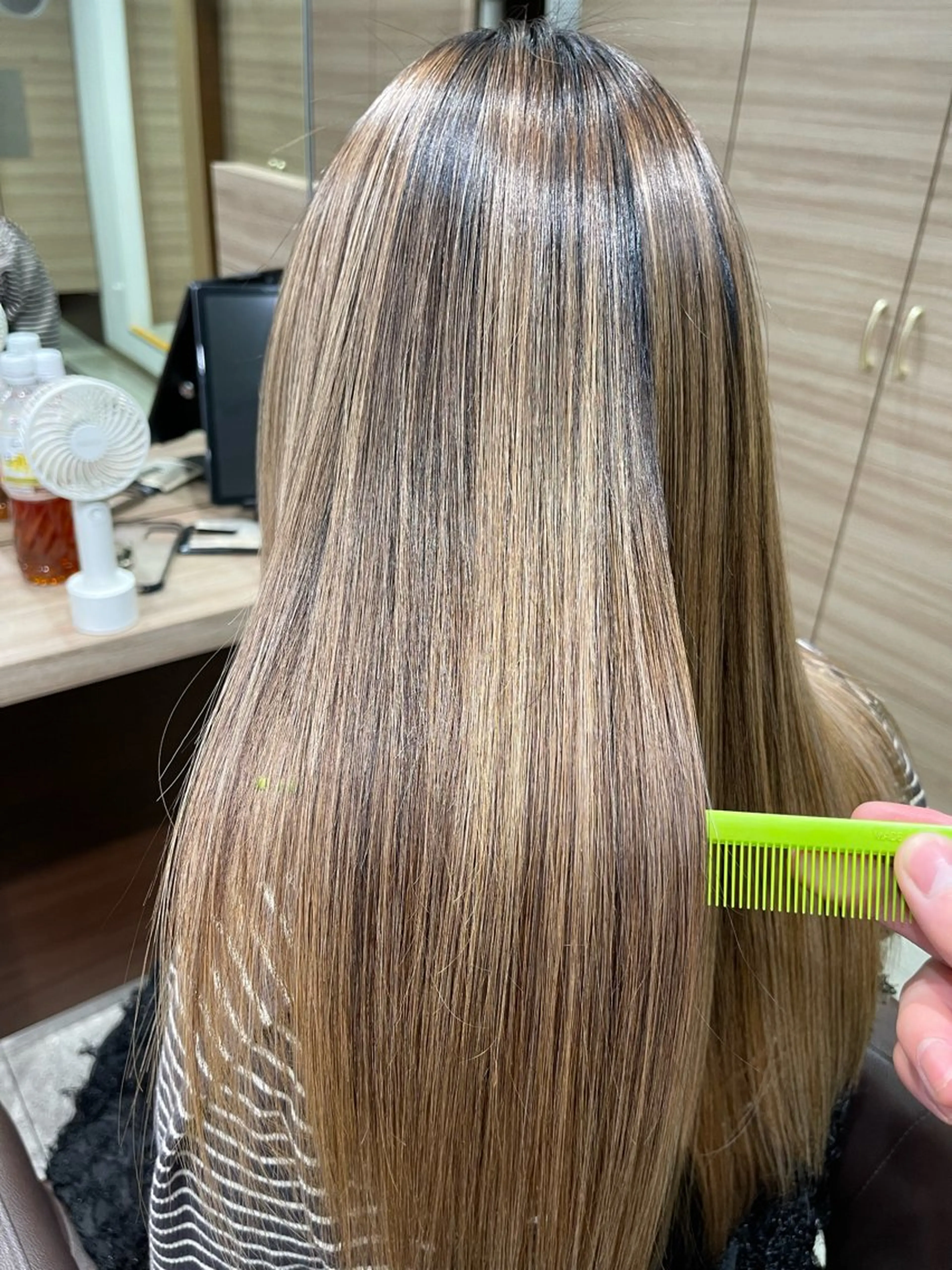 ロング 縮毛矯正 塚下 怜菜のヘアスタイル