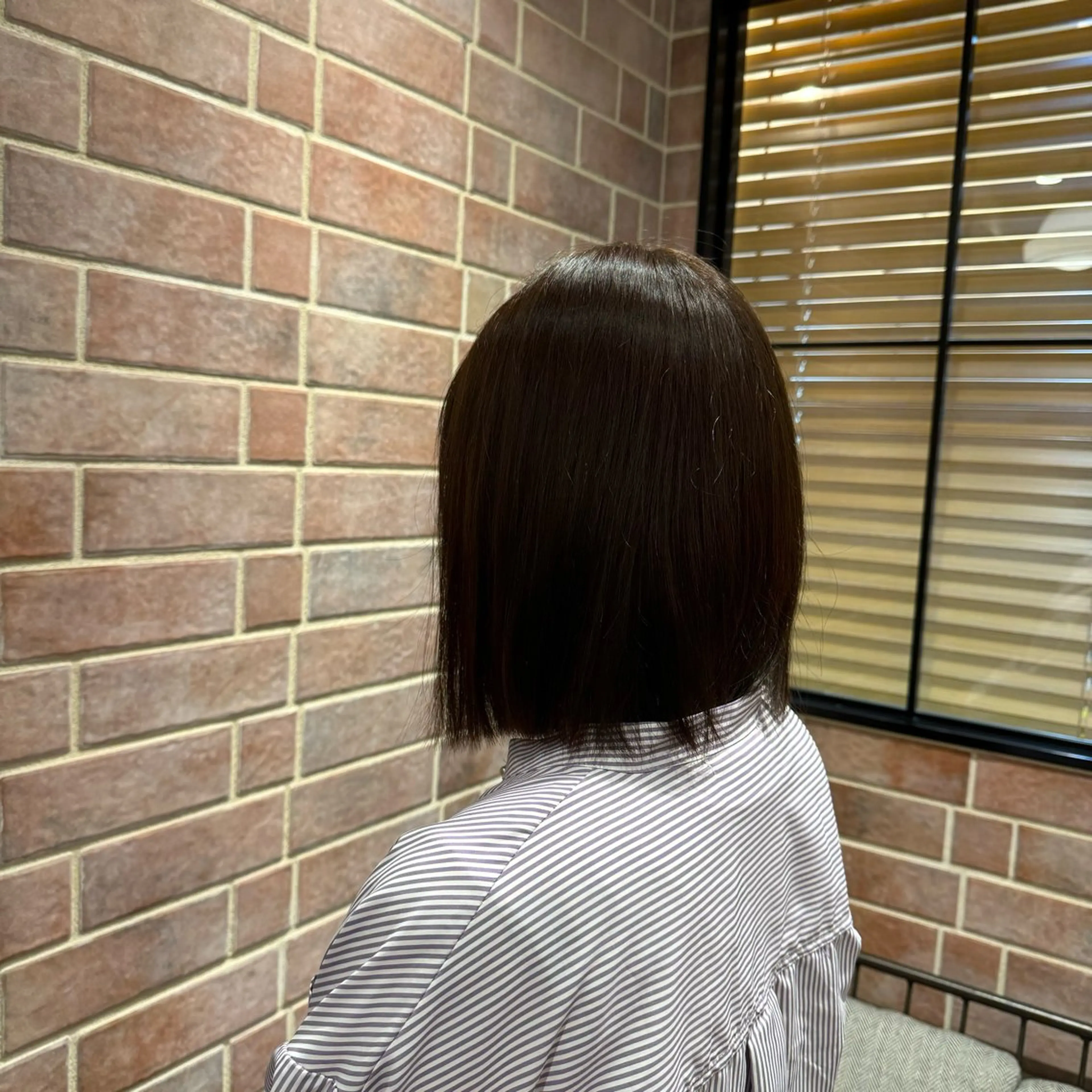 ショート カラー 銀座✨綺麗になれる ストレート✨中山蓮のヘアスタイル