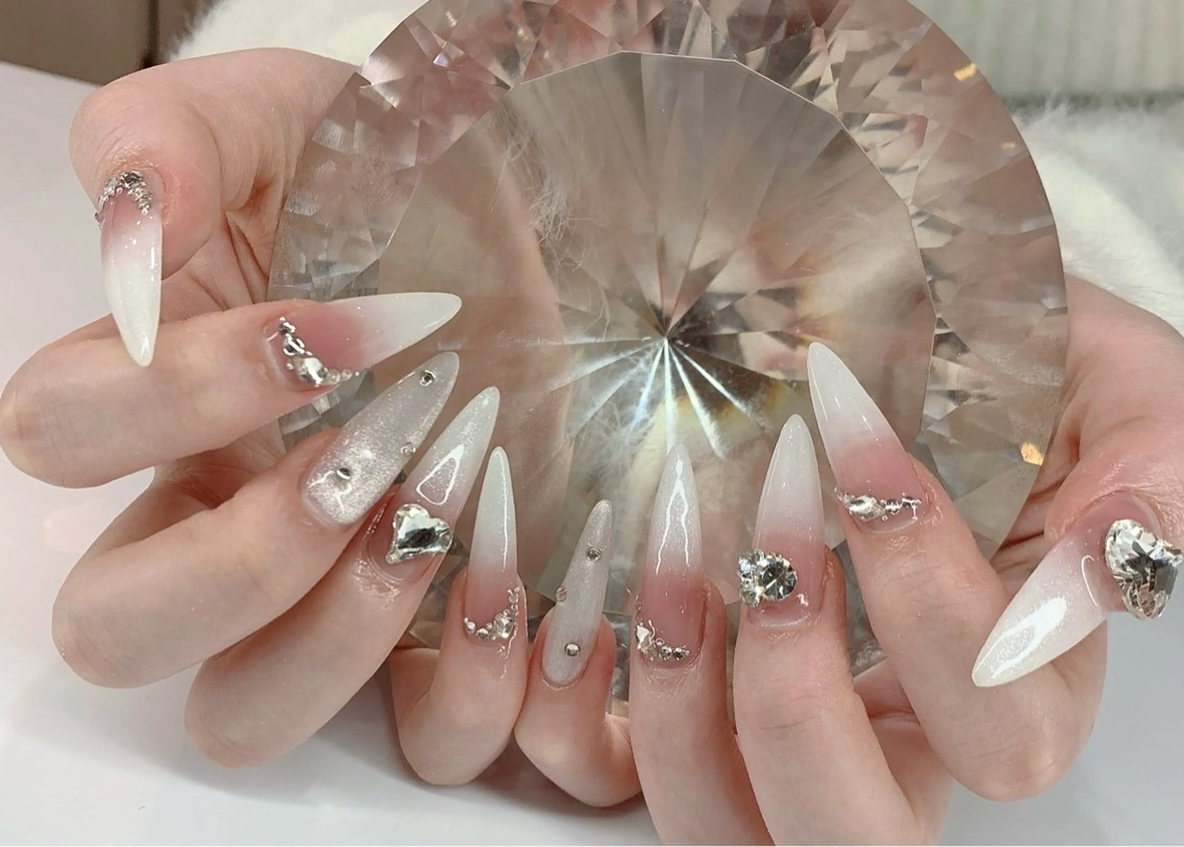 ネイル ハンドネイル LoaChaton kaeのネイルデザイン