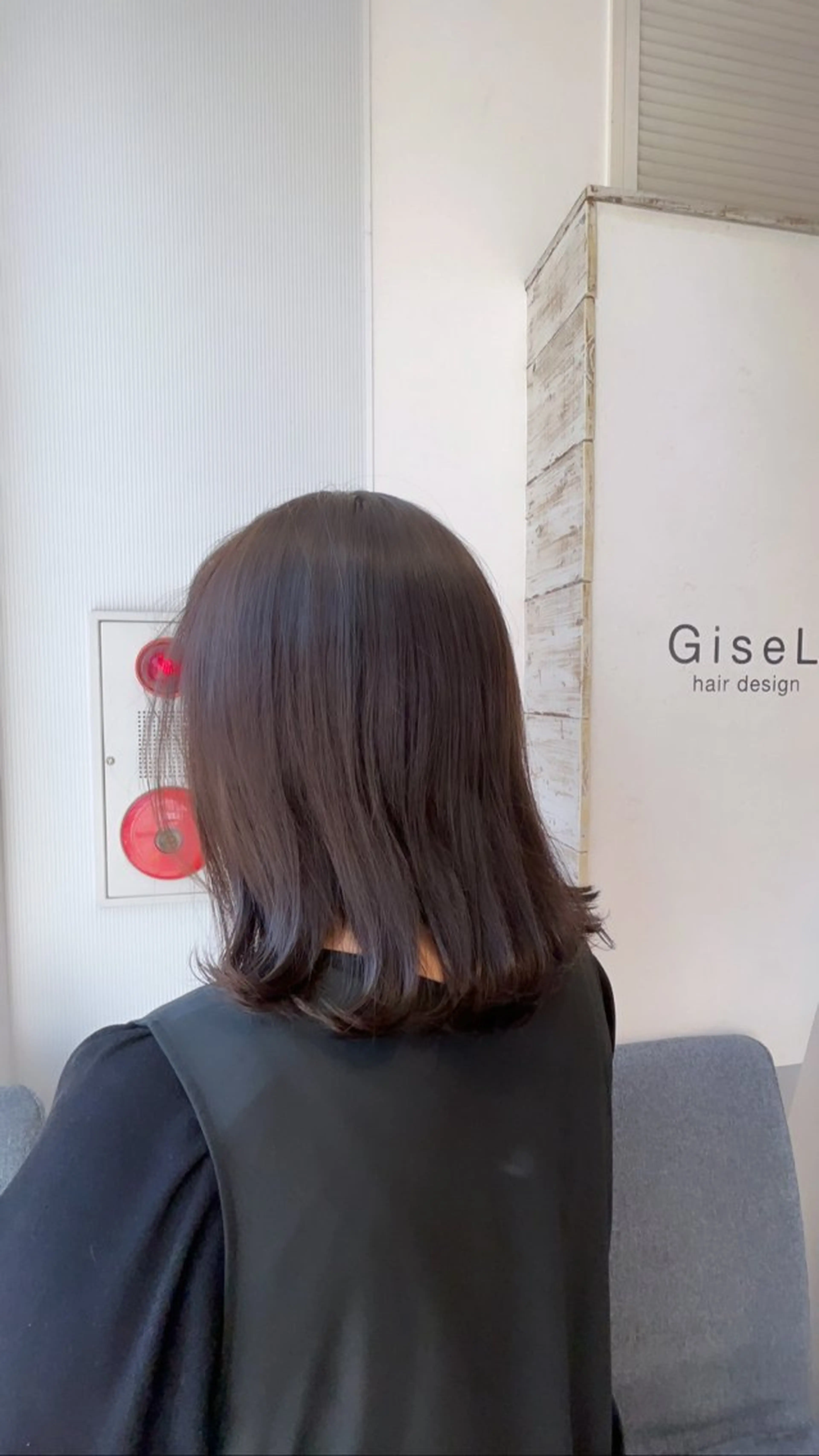 セミロング カラー カワクボ ミカのヘアスタイル