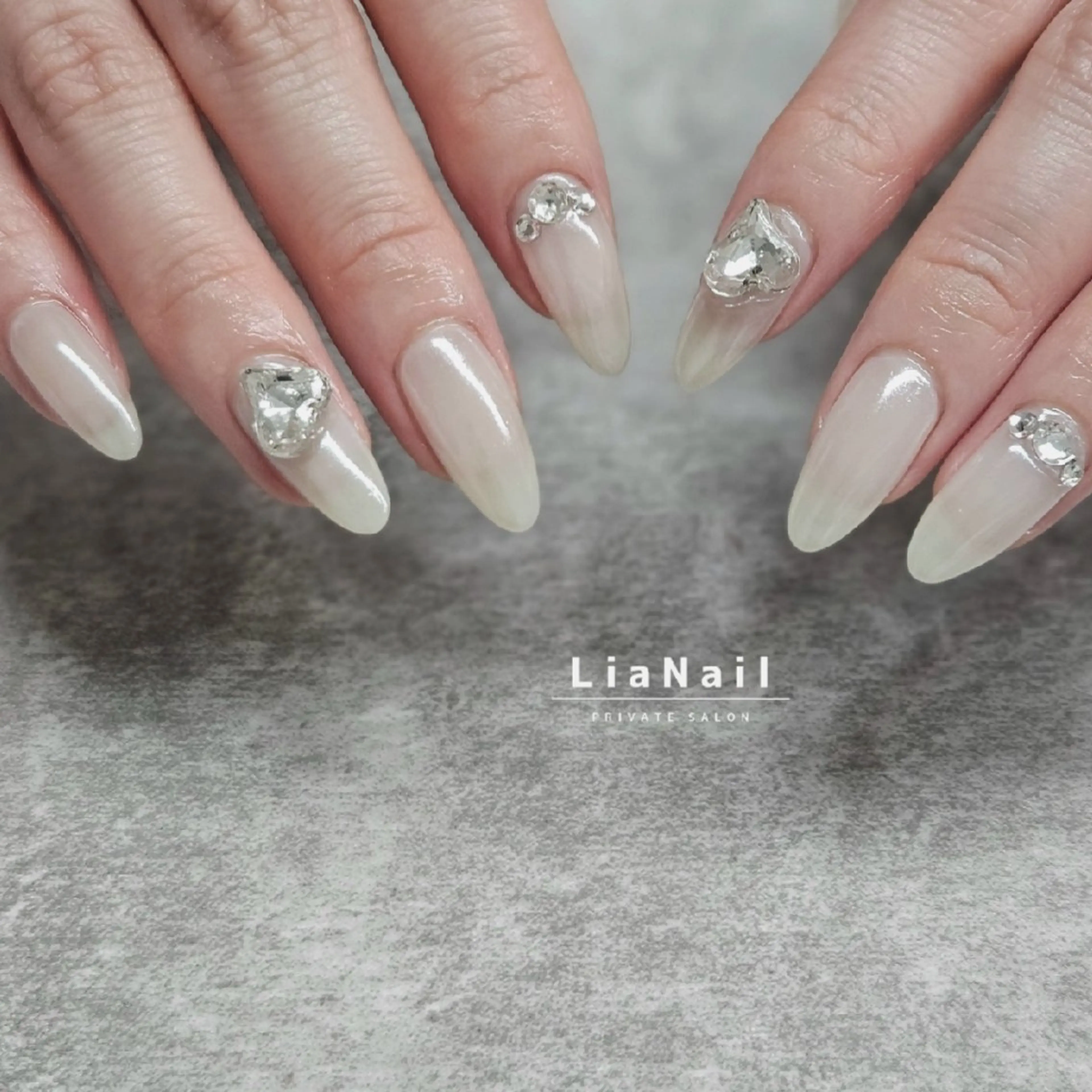 ネイル ミラーネイル ブライダルネイル ハンドネイル Lia Nailのネイルデザイン