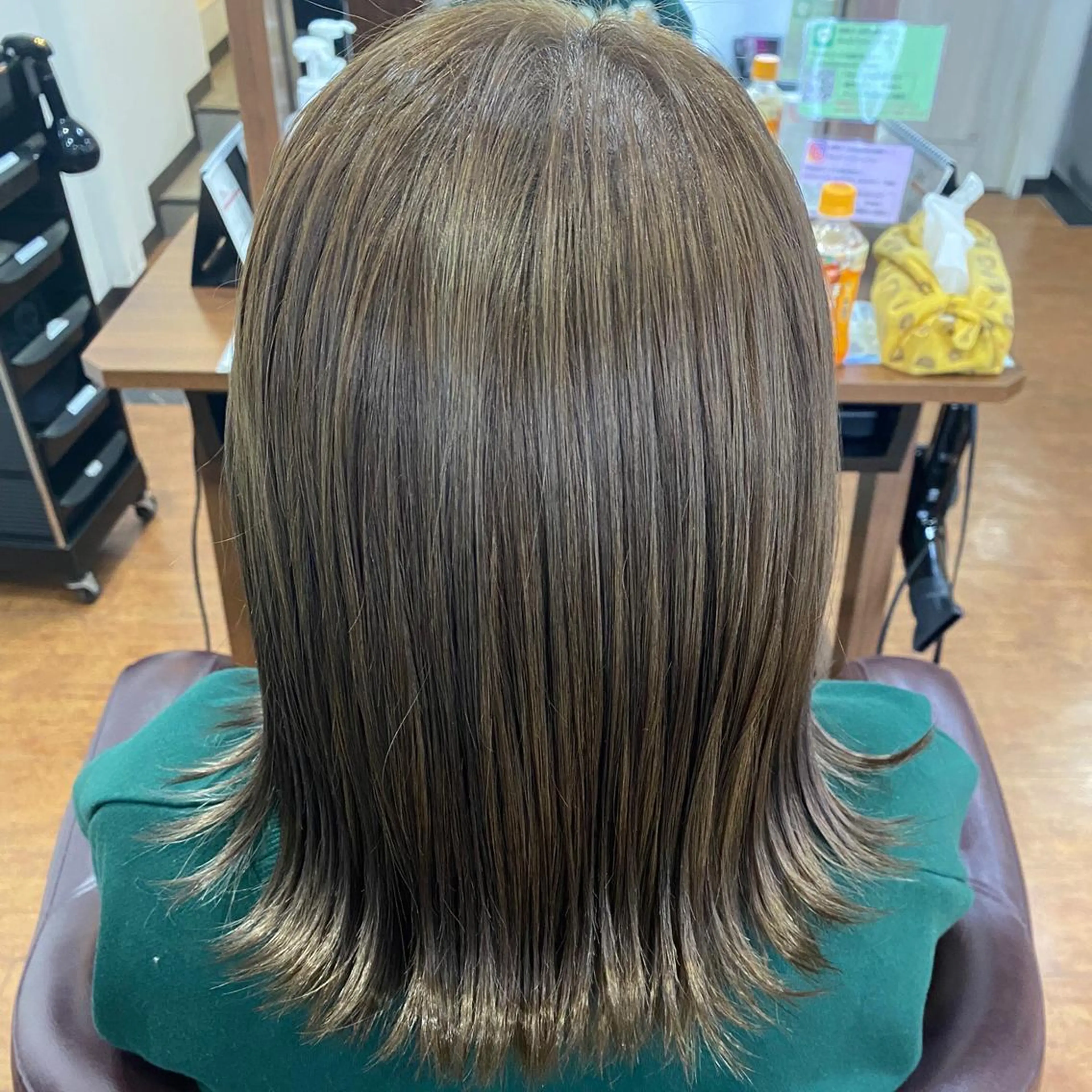 ミディアム カラー Benjamin hair design所属・アイリ 🐥のヘアスタイル
