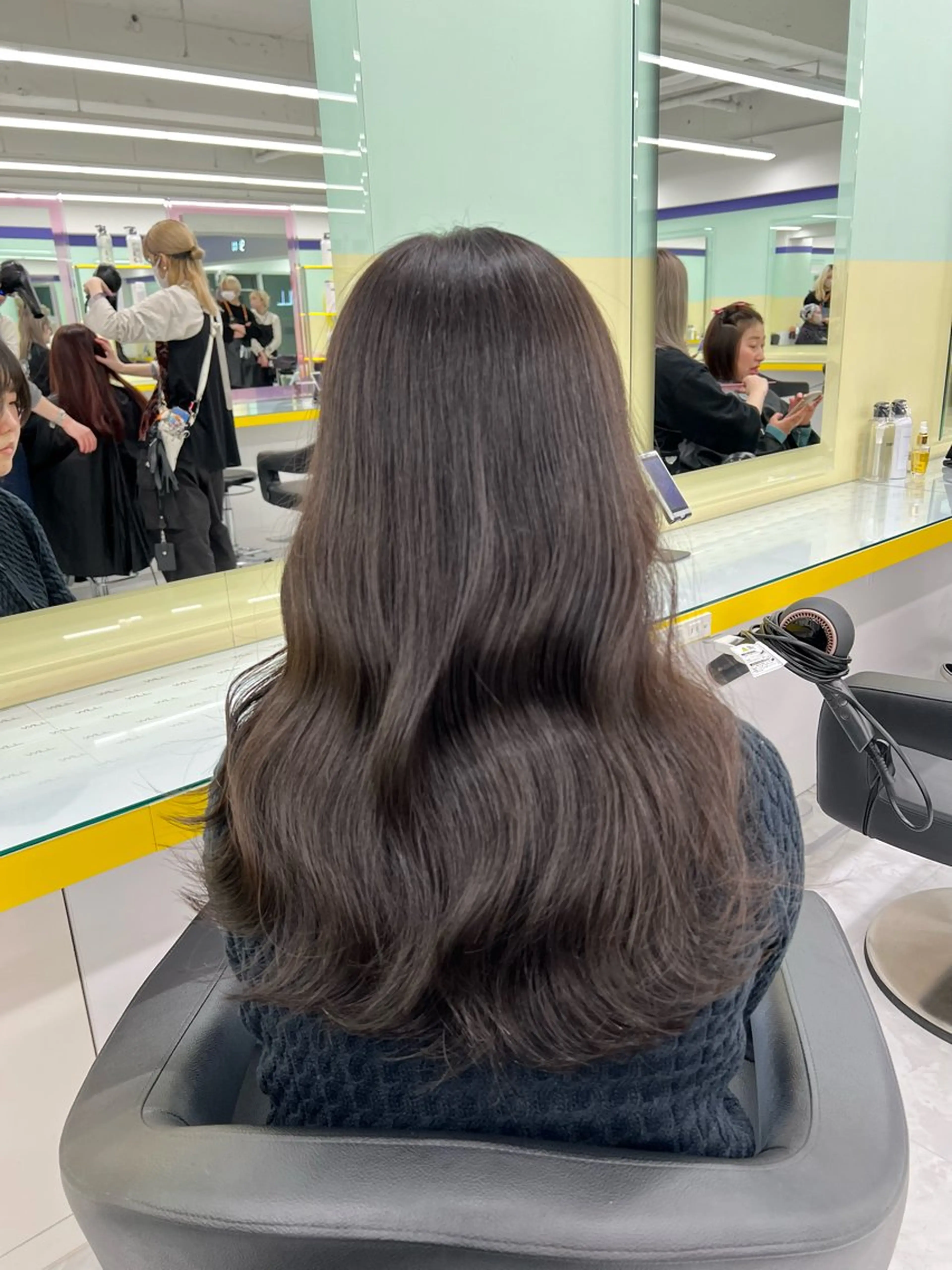 セミロング ヘアカラー トリートメント ヘッドスパ ヘアセット 💍レイヤーカット 艶髪💍亘紘輝のヘアスタイル