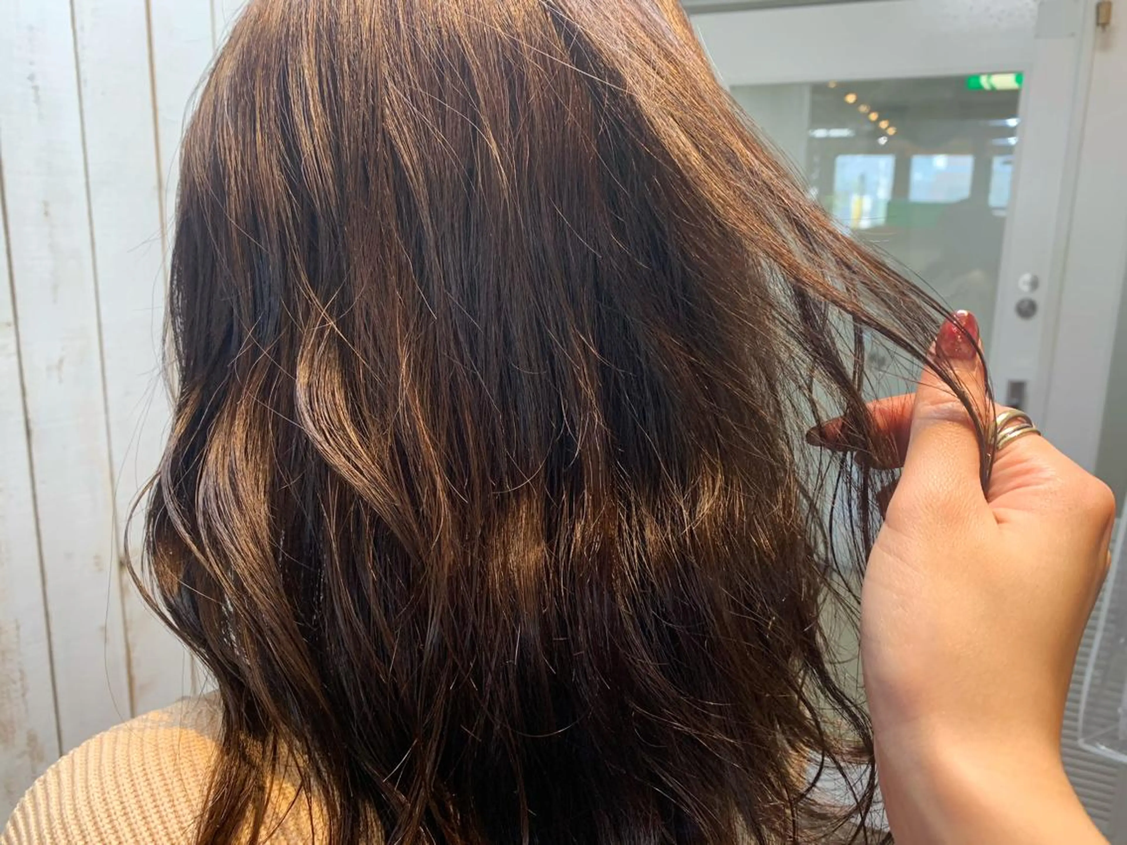 ロング カラー 透明感カラー カット ヘアカラー トリートメント 【Uneユヌ】菊地 春那のヘアスタイル
