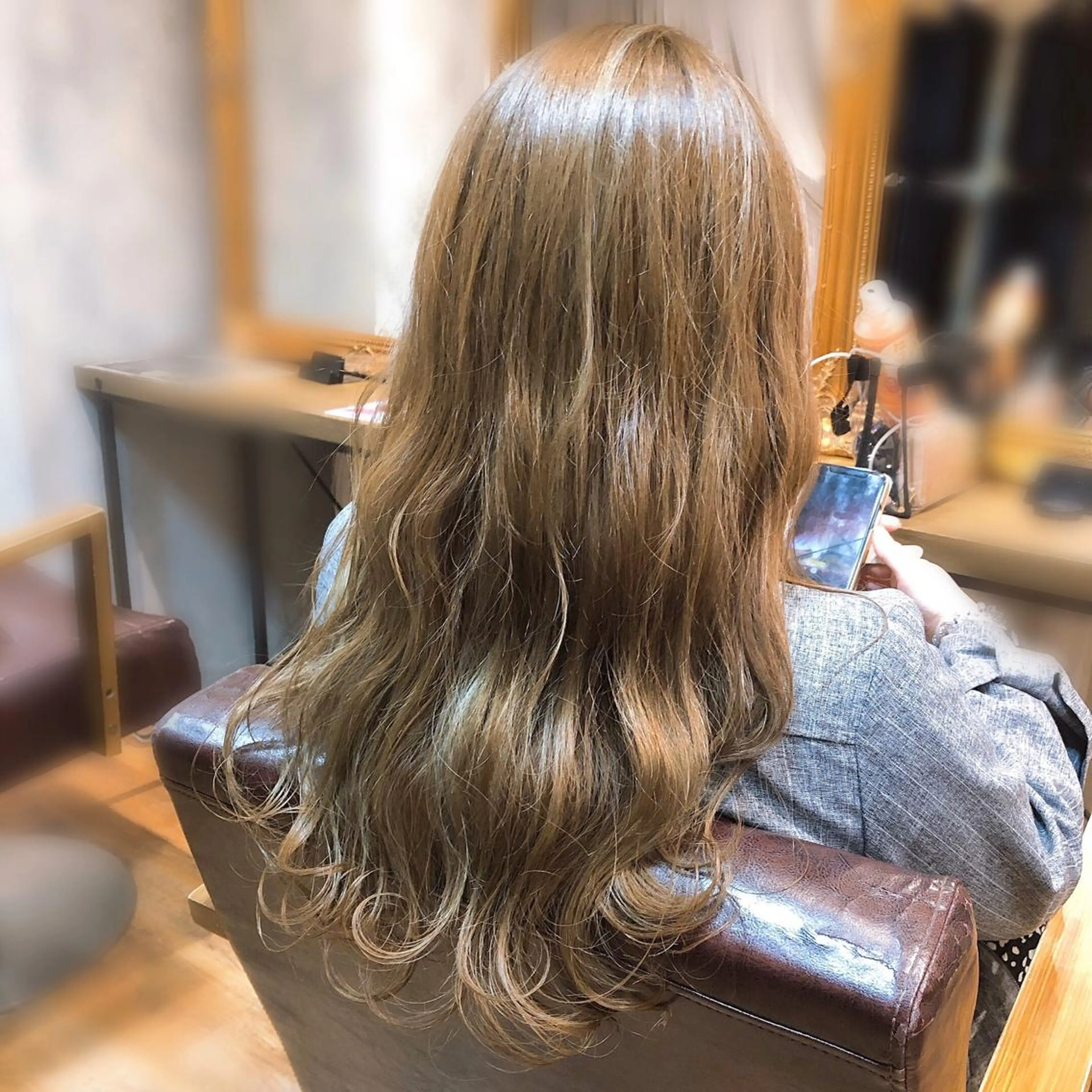 ロング カラー ベージュカラー ミルクティーベージュ 💖透明感カラー💖 坂本万由子のヘアスタイル