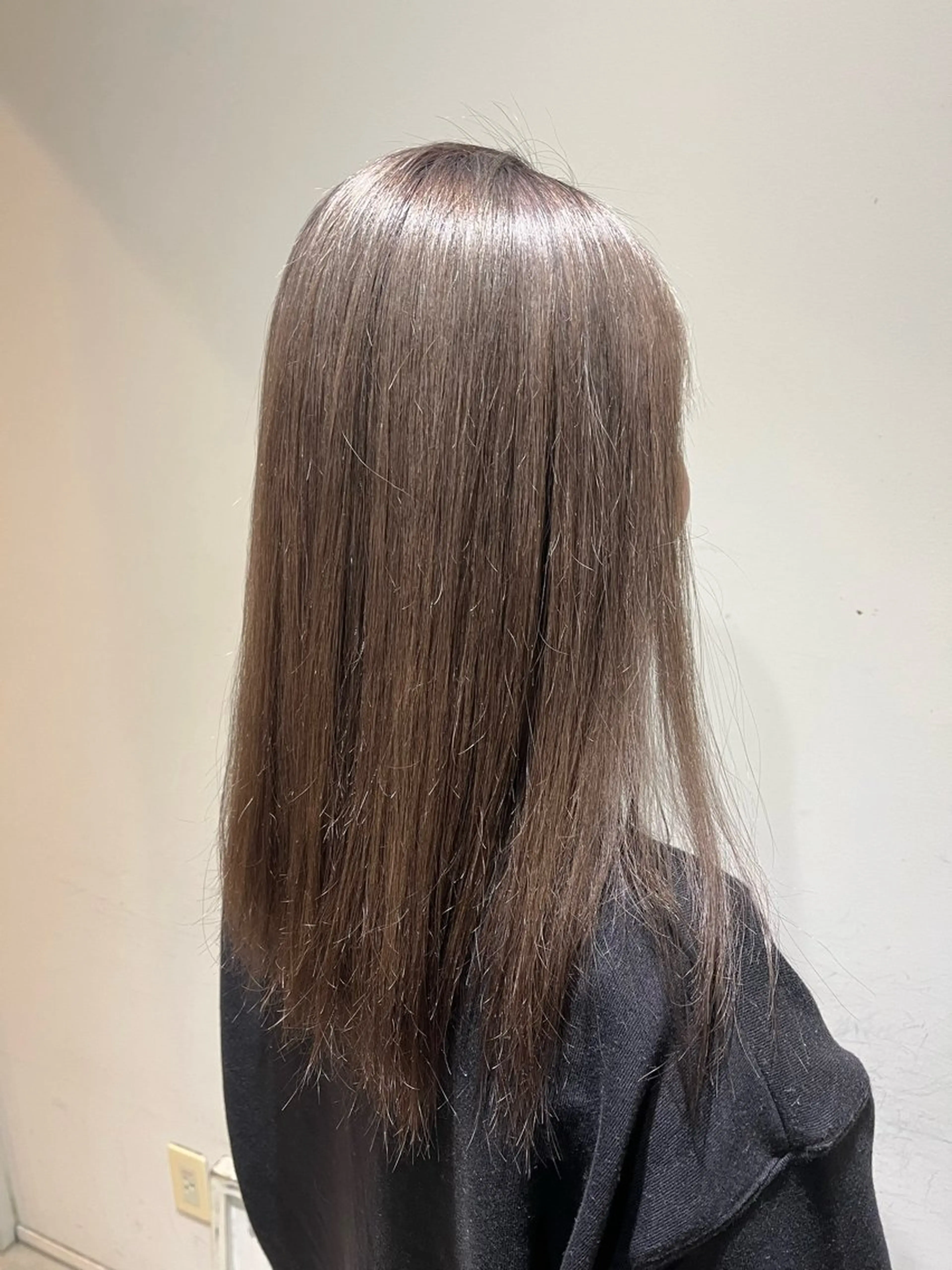ロング カット ヘアカラー 黒川 結唯のヘアスタイル