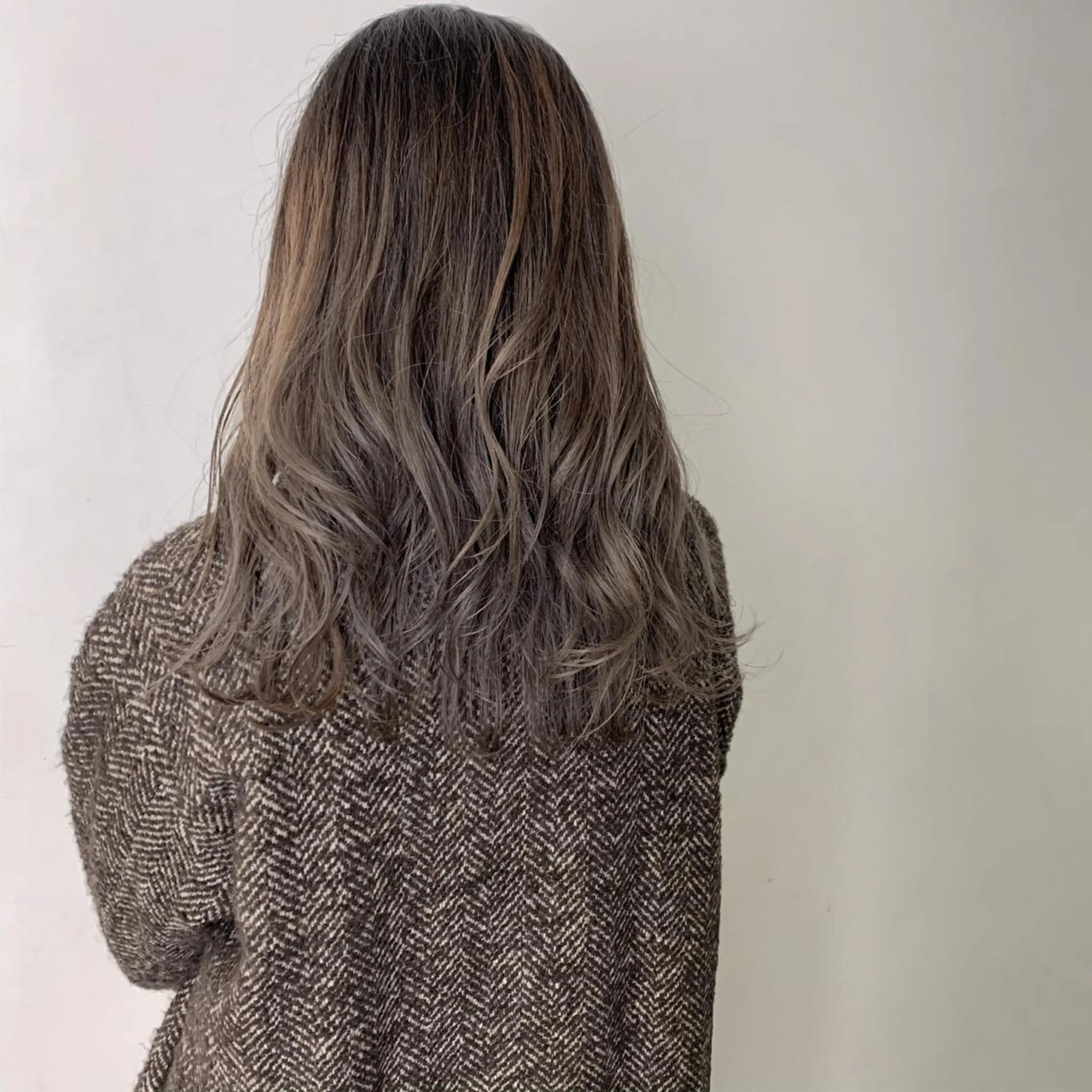 ロング カラー 【全席個室/シェアサロン】FRAME + HairEsthe 御堂筋難波店所属・ひらやま りょういちのヘアスタイル