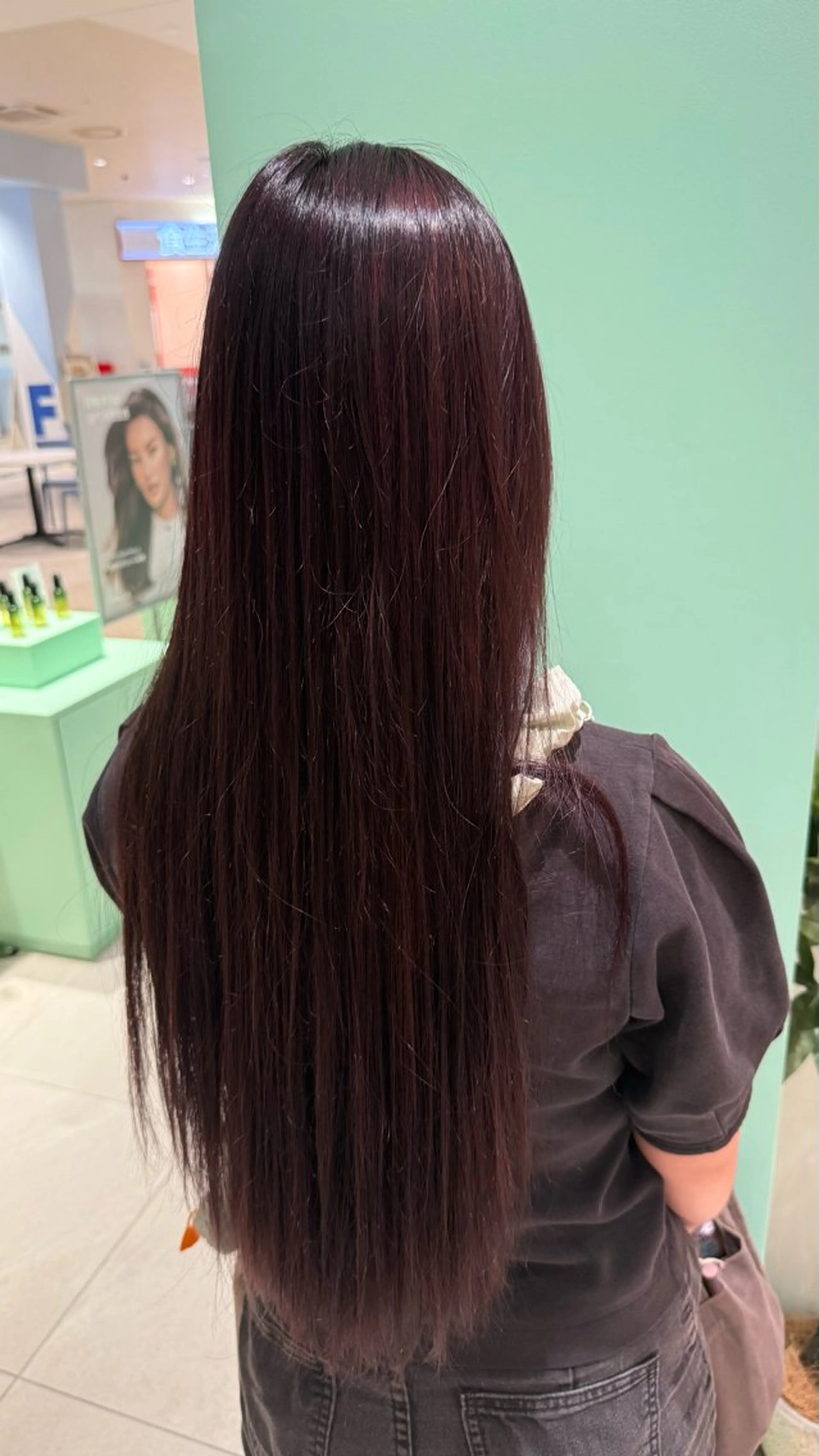 ロング カラー ヘアカラー 橘 芽久美のヘアスタイル