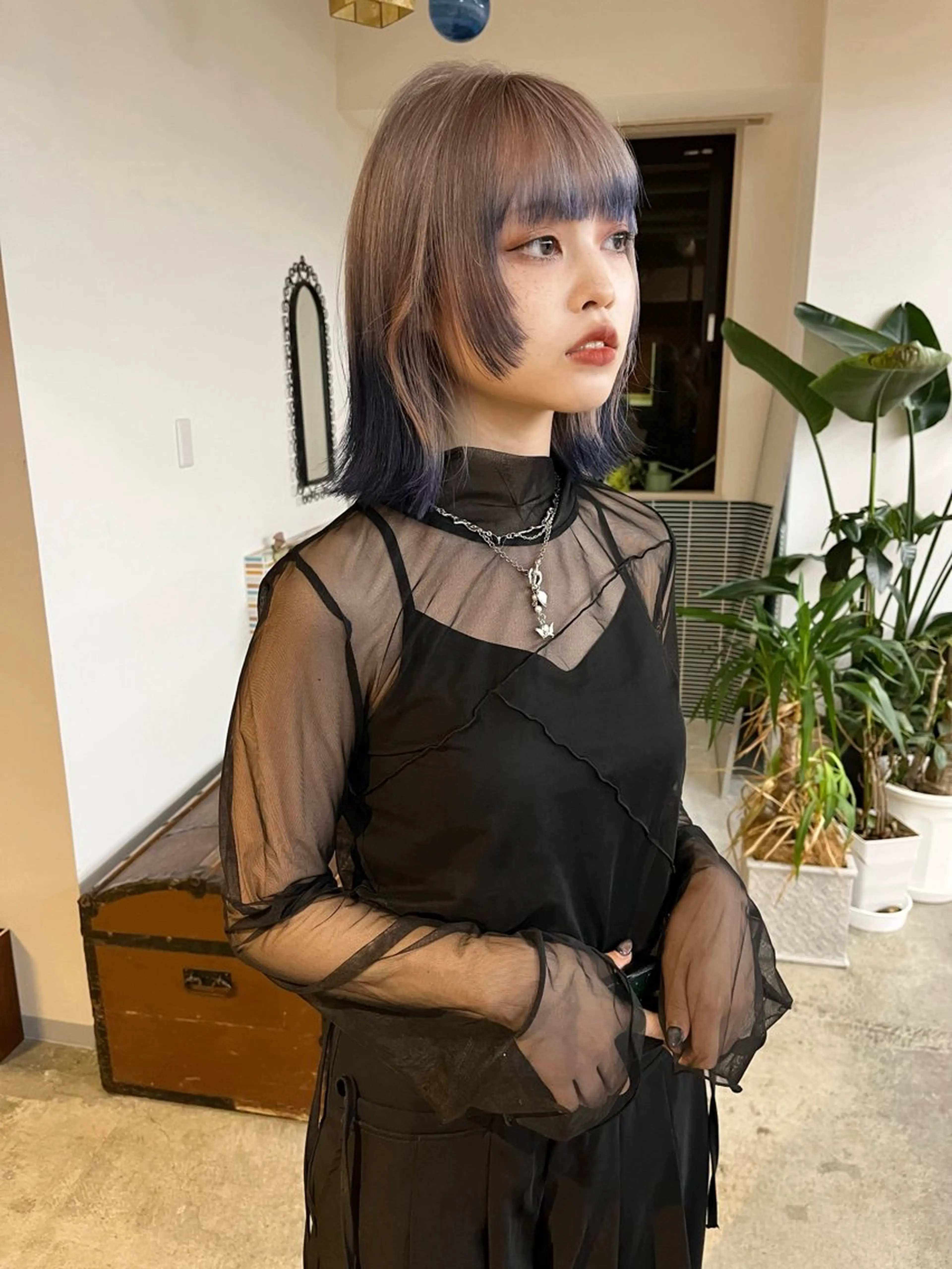 ミディアム カラー ベージュカラー ブリーチ ブルーカラー グラデーションカラー ホワイトベージュ カット ヘアカラー トリートメント 🩷ハイトーン透明感 レイヤー🩷ユリカのヘアスタイル