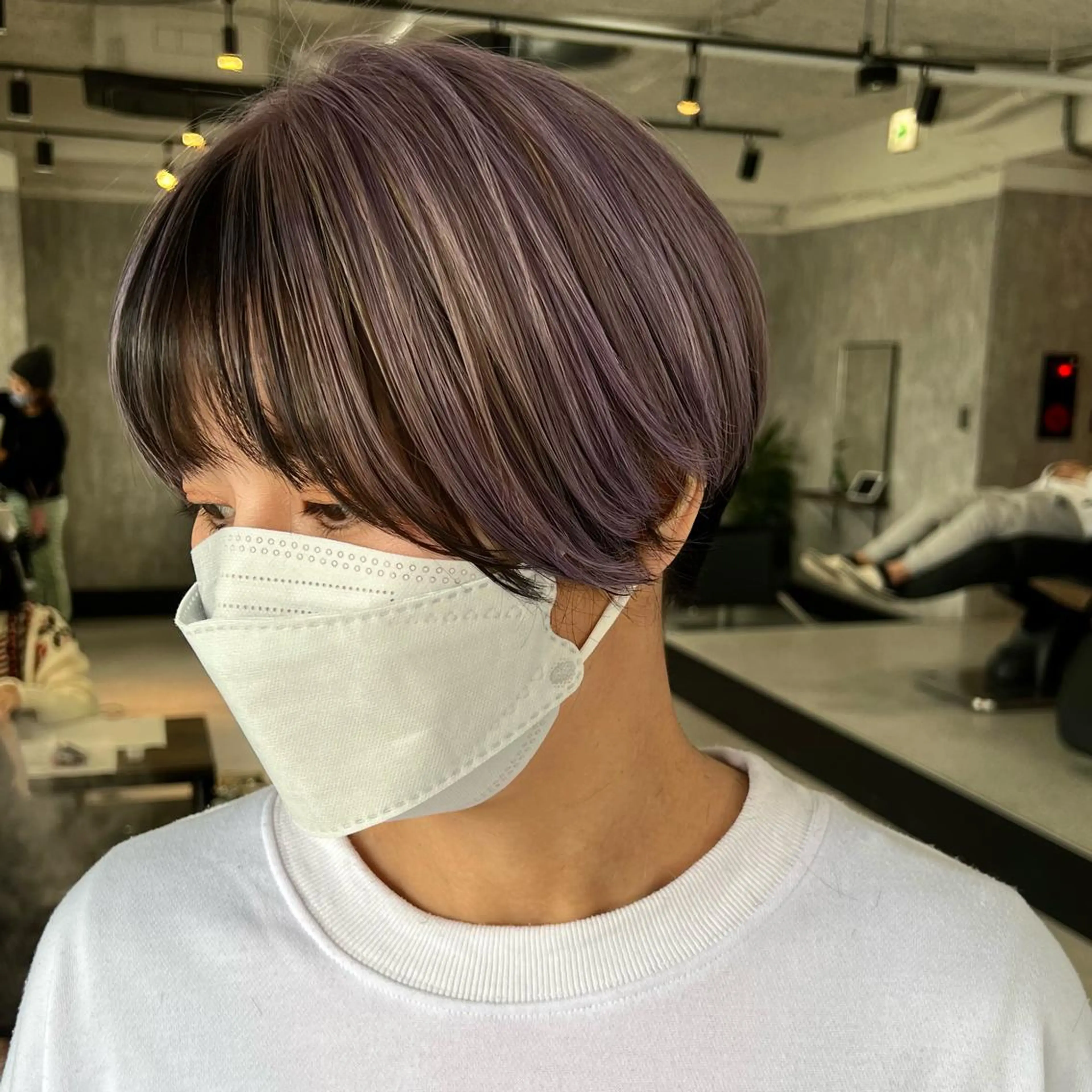 ショート カラー ヘアアレンジ ラベンダーカラー シルバー ショートヘア TIDEHAIR SHIHOのヘアスタイル