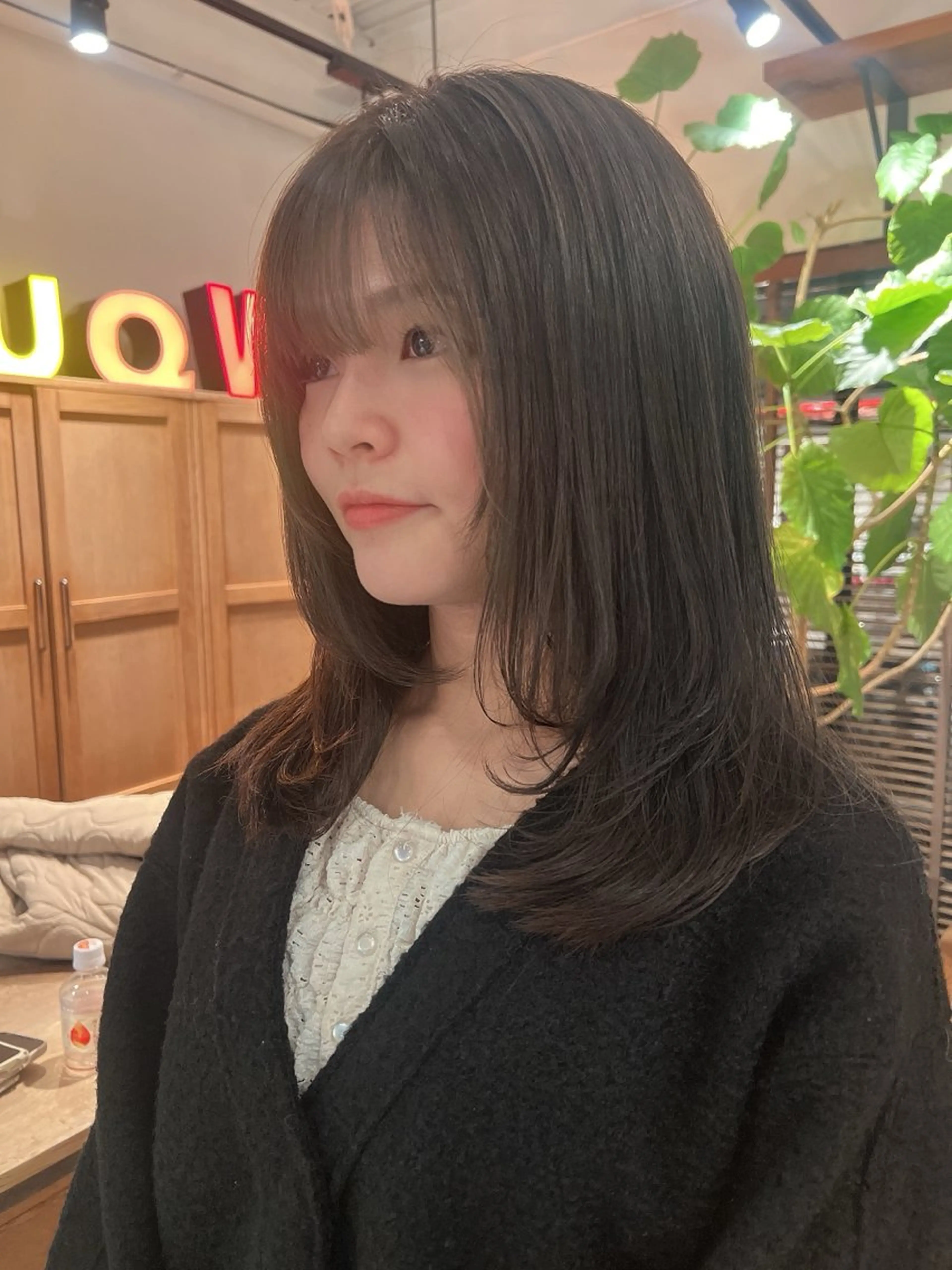 セミロング 顔まわりレイヤー レイヤーカット 似合わせカット✂︎ 艶カラー･*:湊七海のヘアスタイル