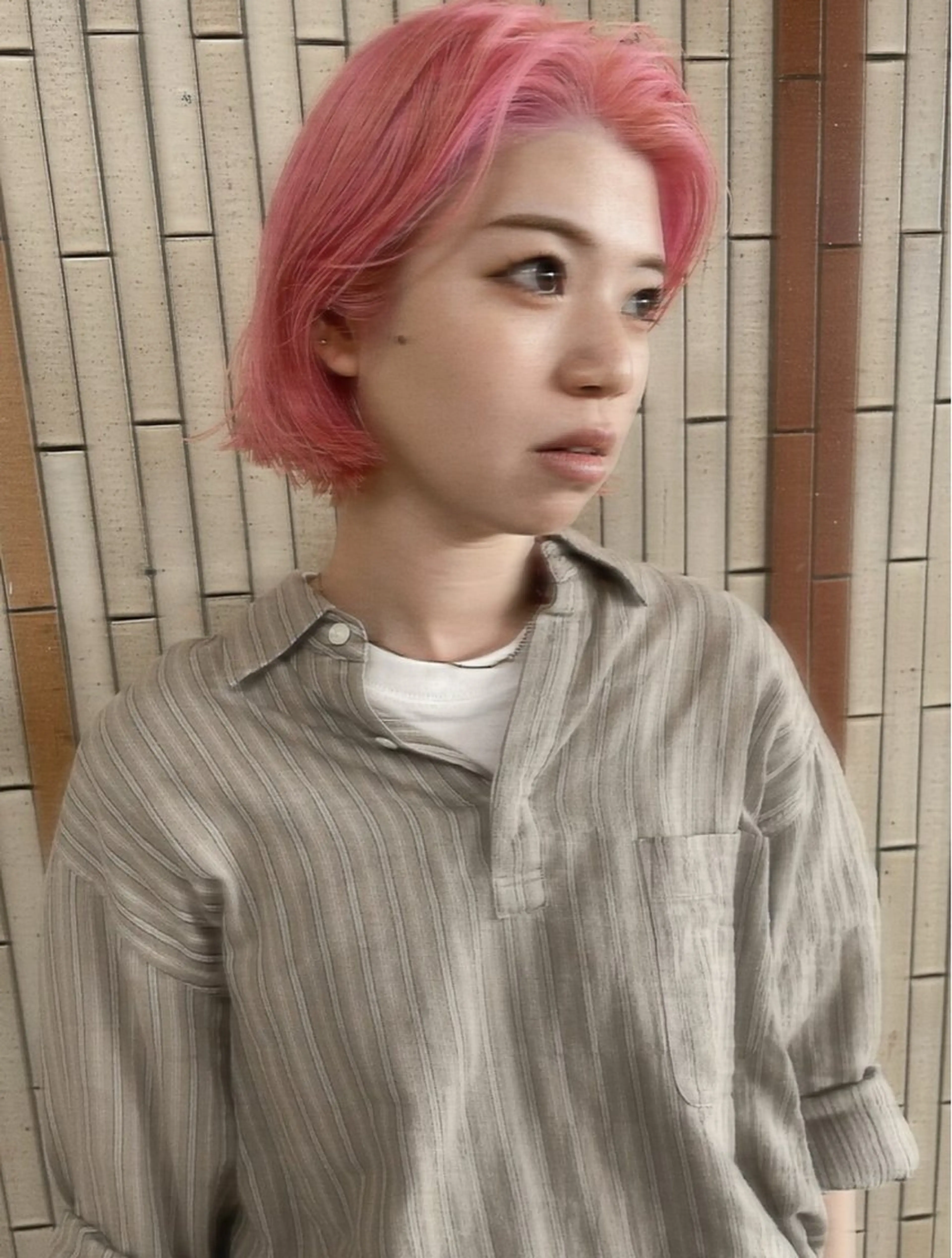 ミディアム カット ヘアカラー kotomi .のヘアスタイル