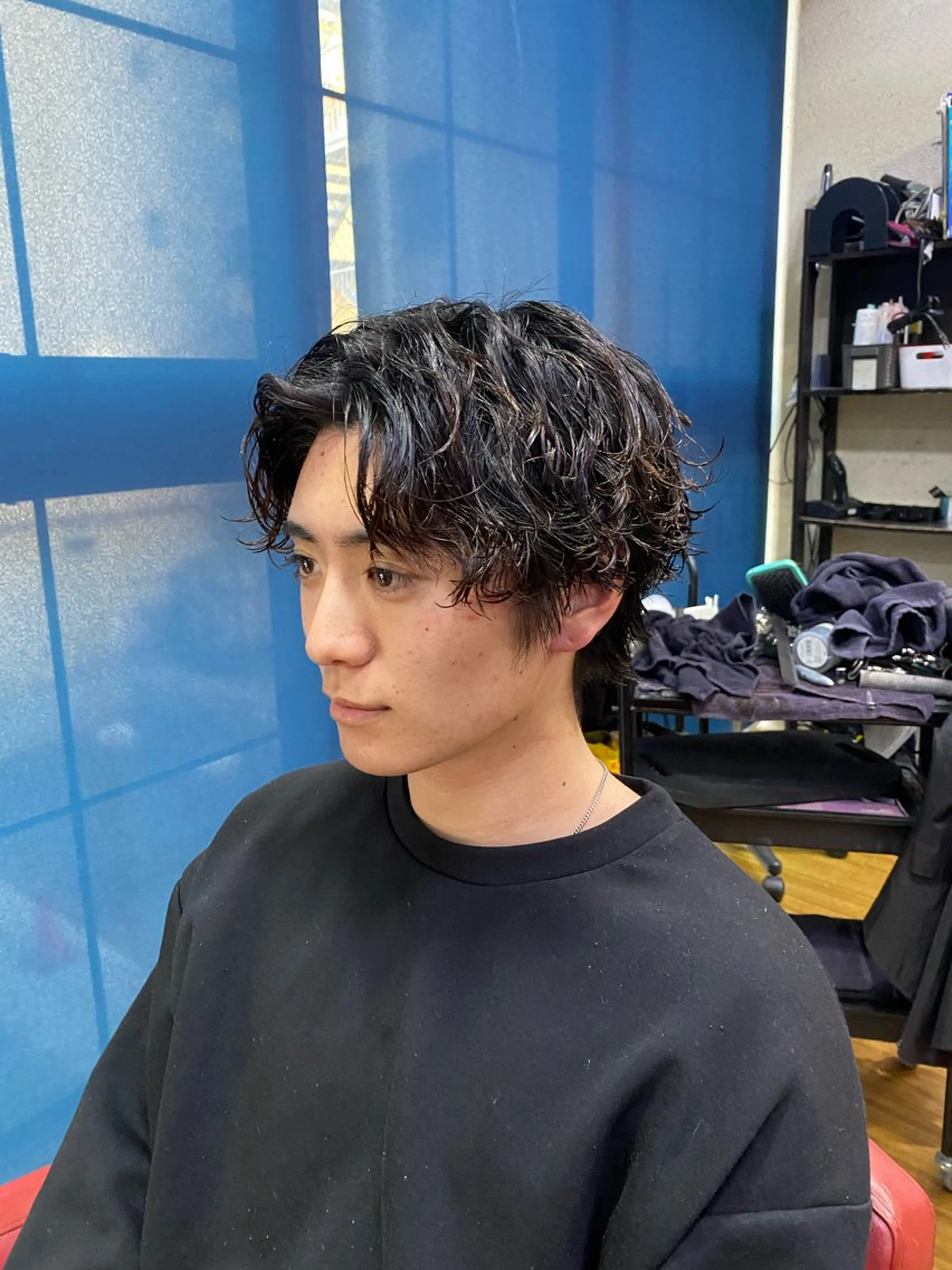 ミディアム パーマ メンズ カット パーマ 【阪急六甲 サロン ド ロイ】所属・メンズ特化 岸本 阪急六甲サロンドロイのヘアスタイル