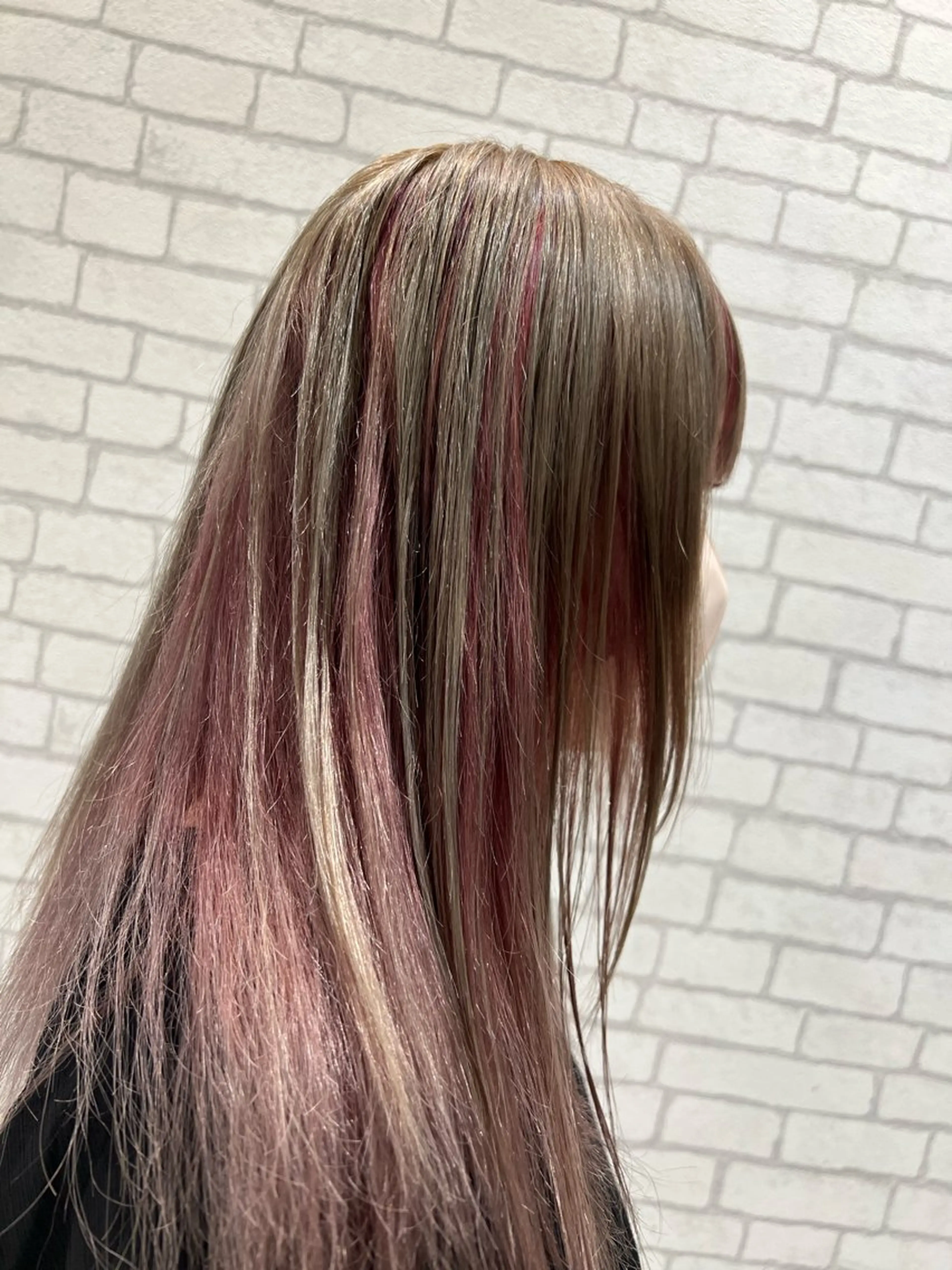 ロング スガノ シオリのヘアスタイル