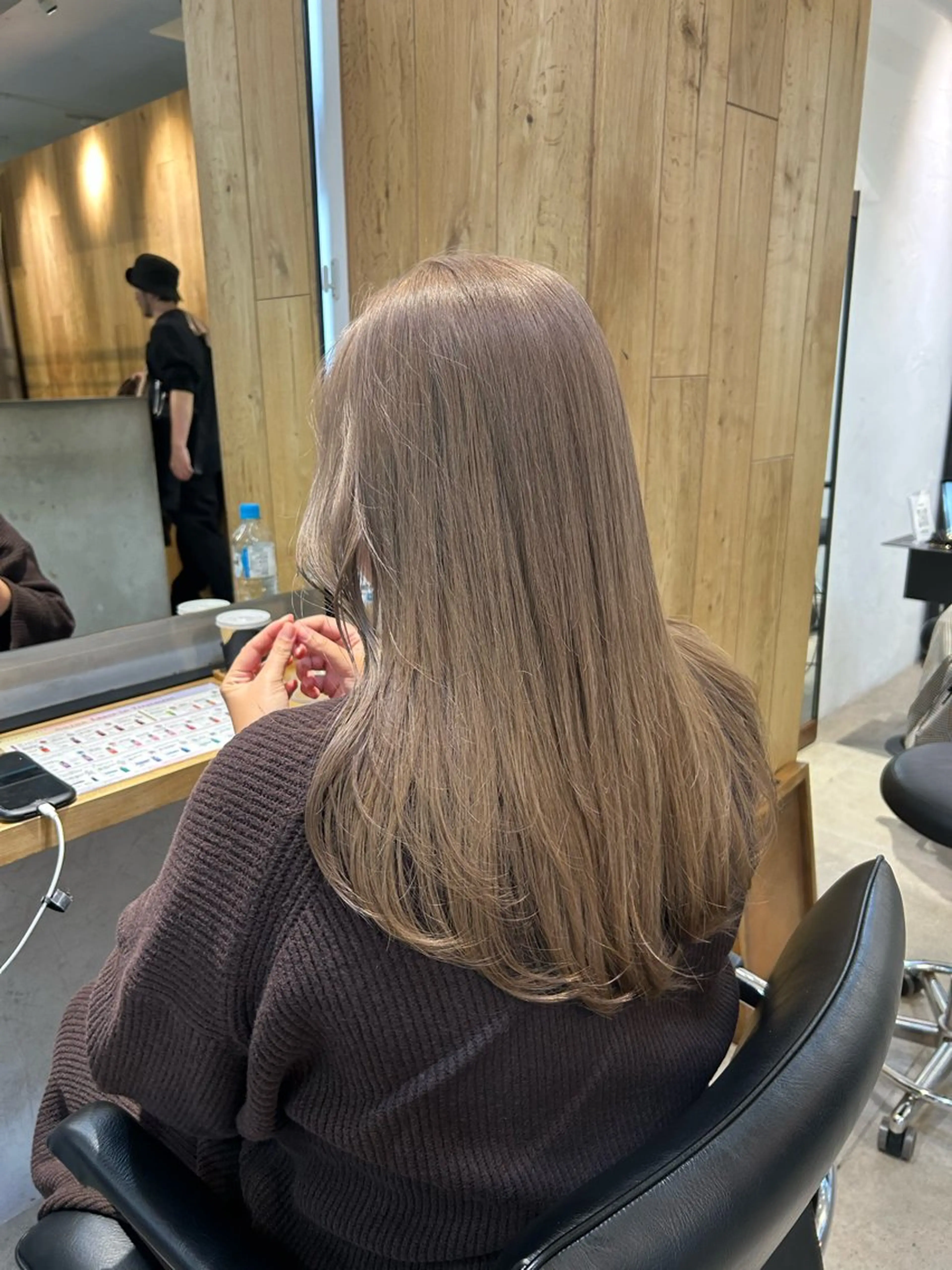 セミロング カラー ヘアカラー Lomalia Moemiのヘアスタイル