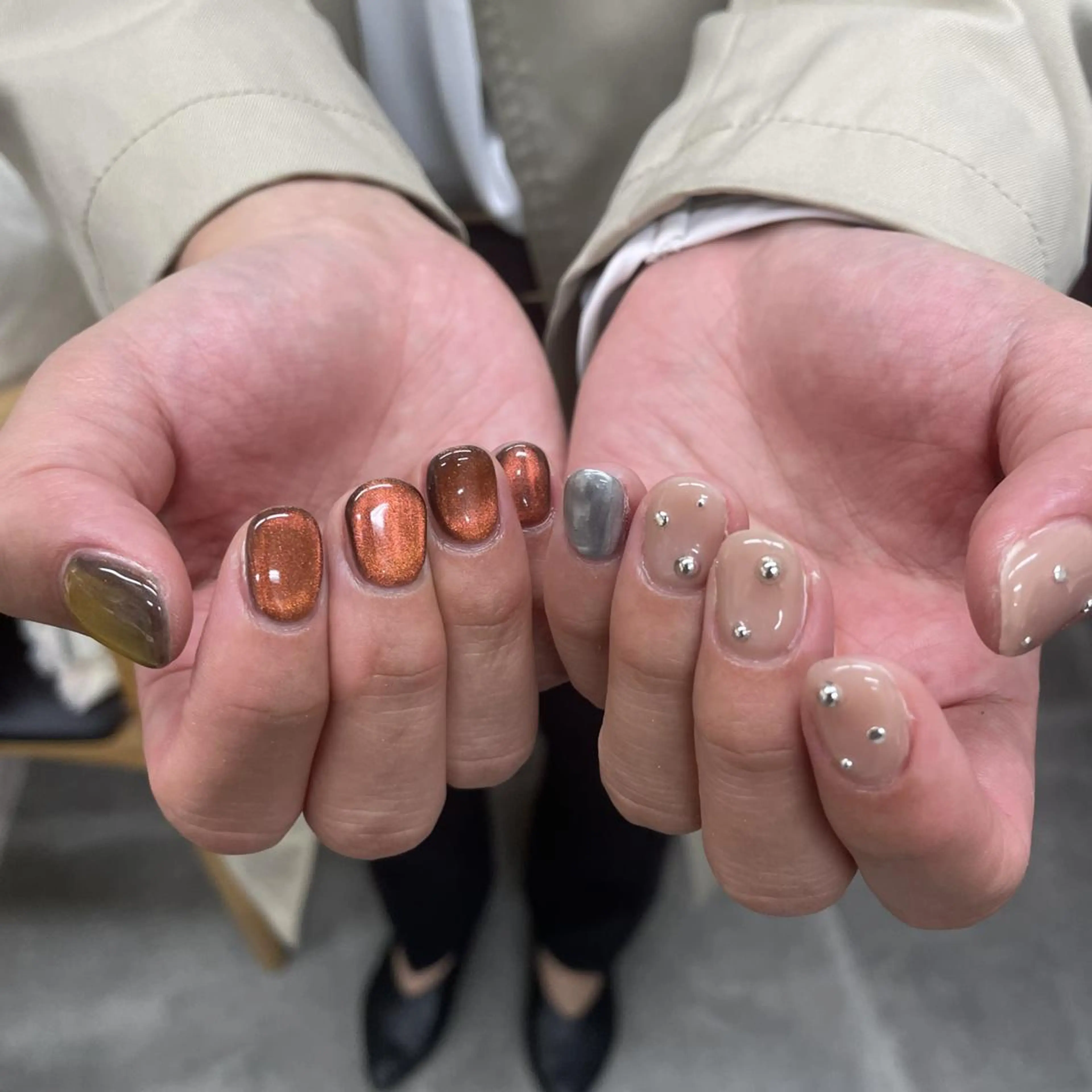 ネイル アートネイル ジェルネイル グリーン マグネットネイル ニュアンスネイル nailstudio eviz新宿店のネイルデザイン