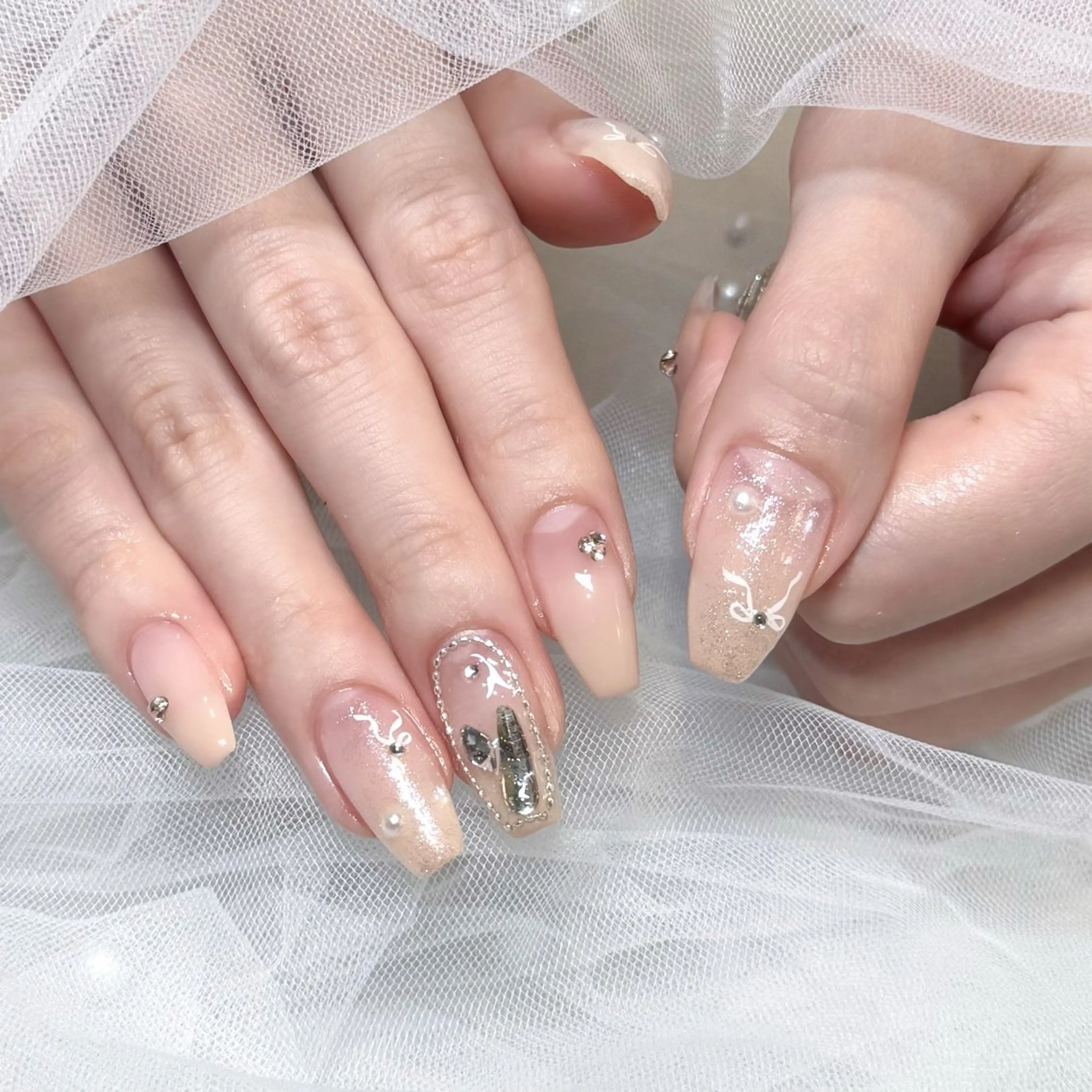 ネイル ハンドネイル éclat nail studio（She nail studio内）所属・韓国ワンホン éclat🩵飯山のネイルデザイン