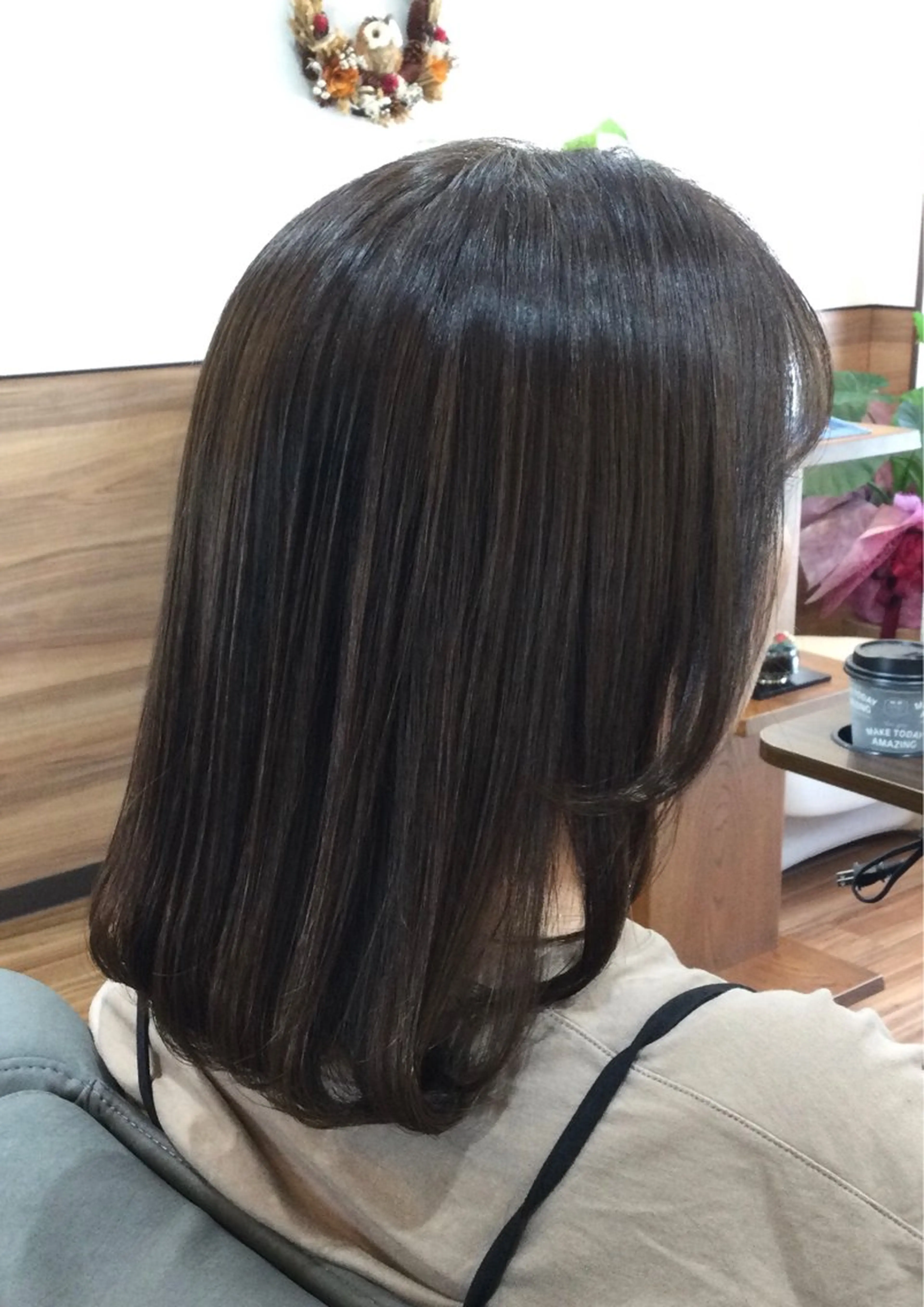 ミディアム カラー レイヤーカット カット ヘアカラー トリートメント ヘッドスパ Annon プライベートサロンのヘアスタイル