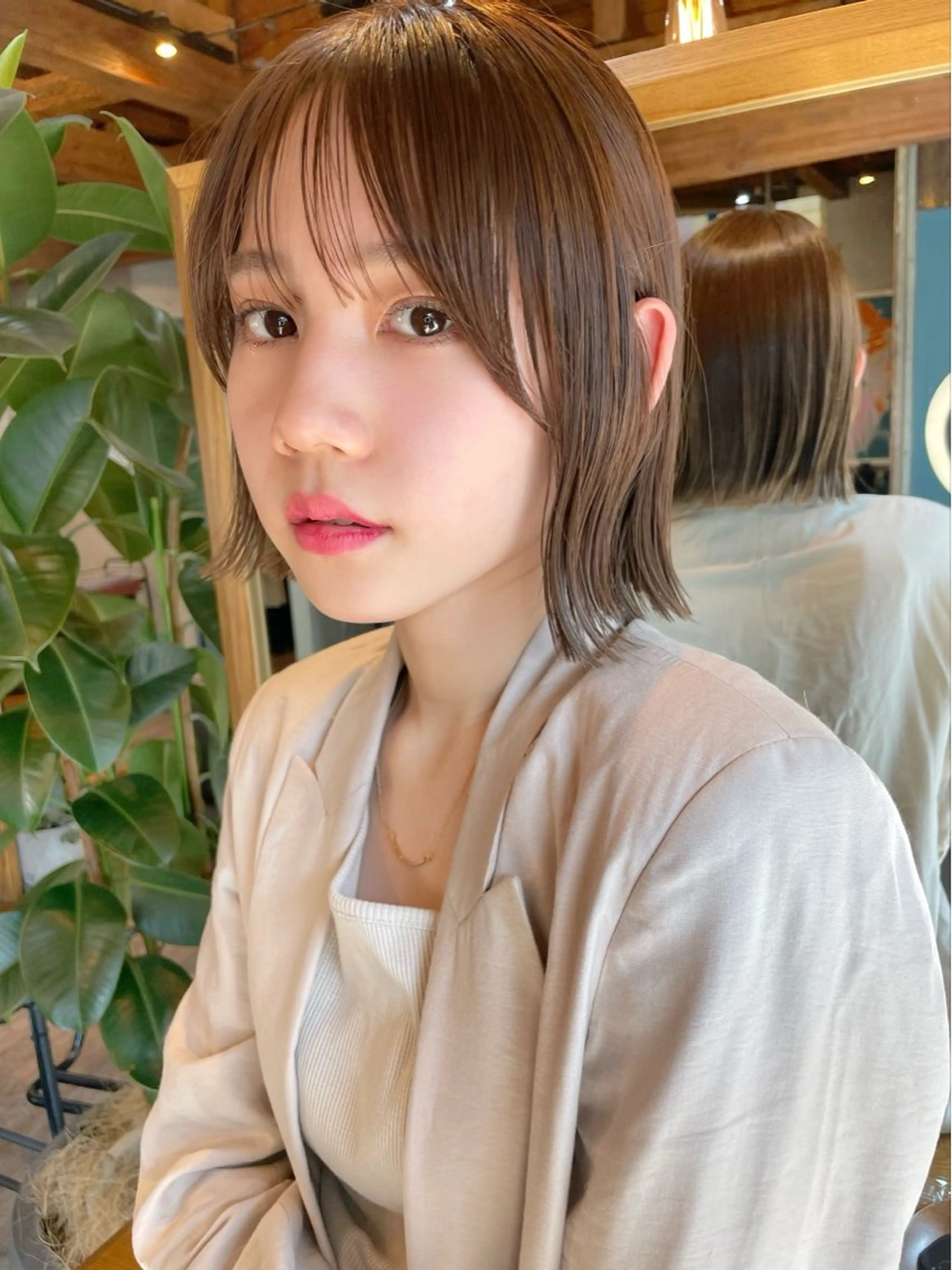 ショート カラー 切りっぱなしボブ ボブレイヤー ボブ くびれヘア 顔まわりレイヤー カット ヘアカラー 結べるレイヤーボブ くびれLady表参道のヘアスタイル