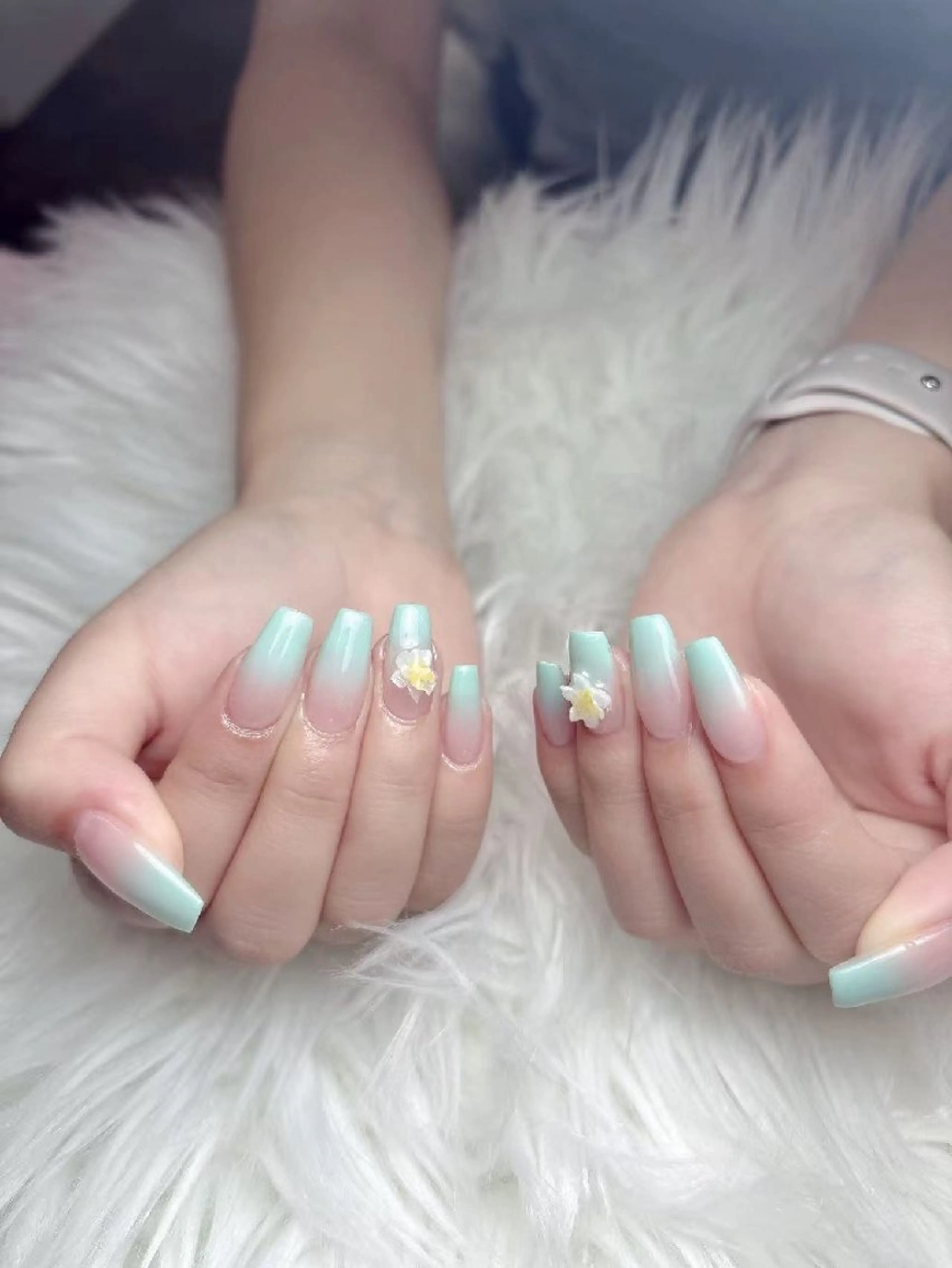 ネイル ENsalon AKIRAのネイルデザイン