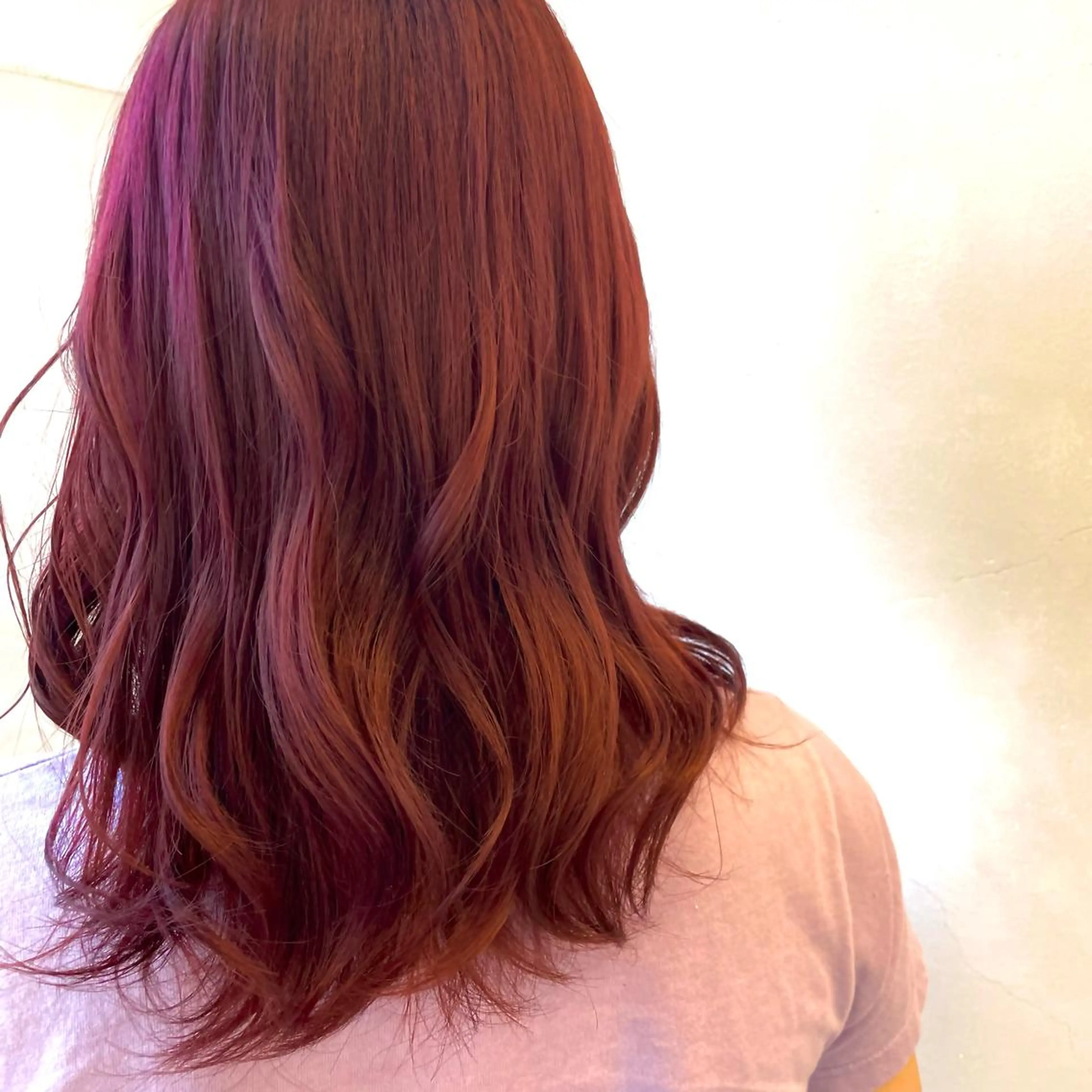 セミロング カラー カシス ピンクカラー ふるはし みなのヘアスタイル