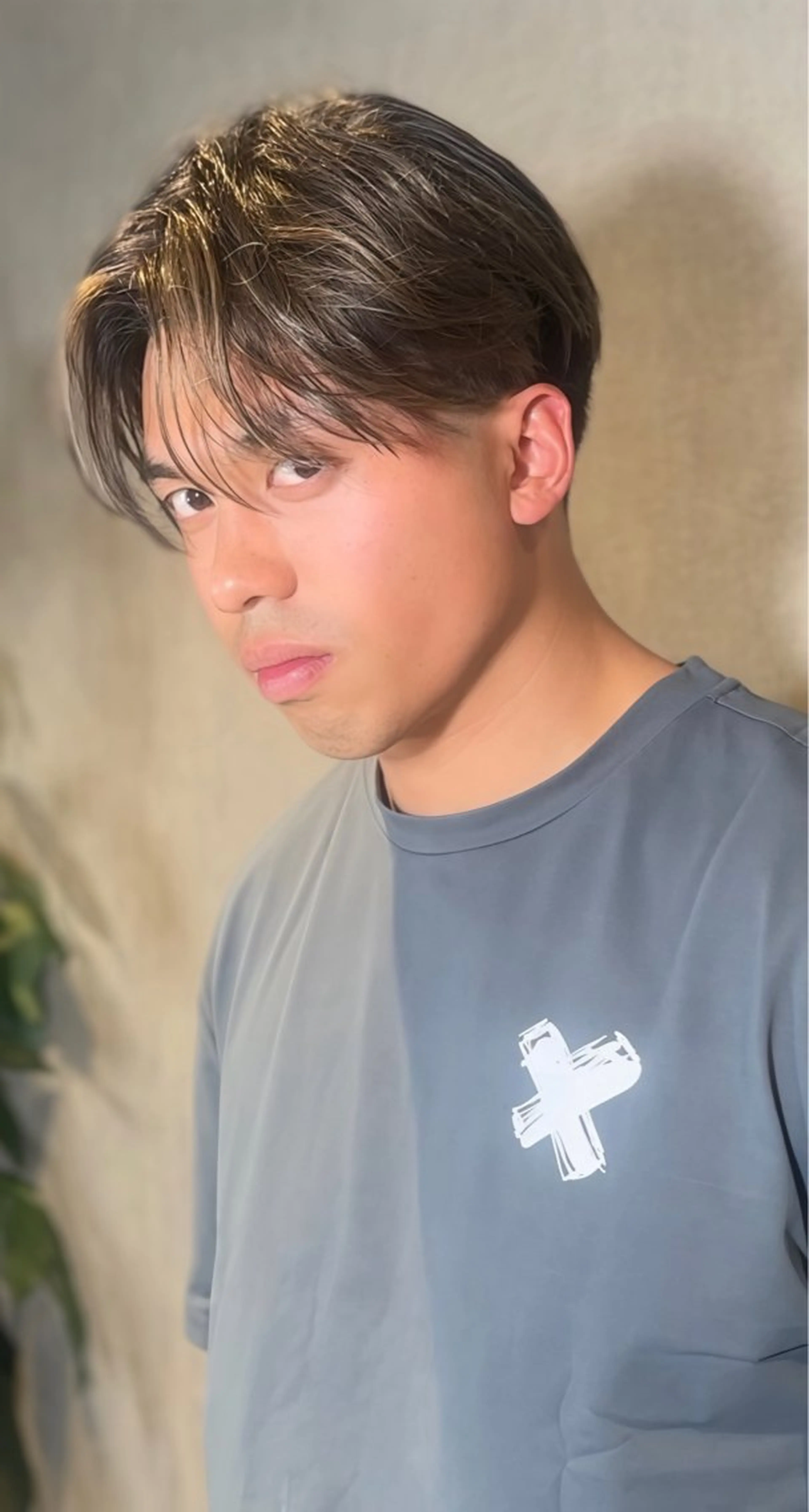 ミディアム カット ヘアカラー 村井 隆仁のヘアスタイル