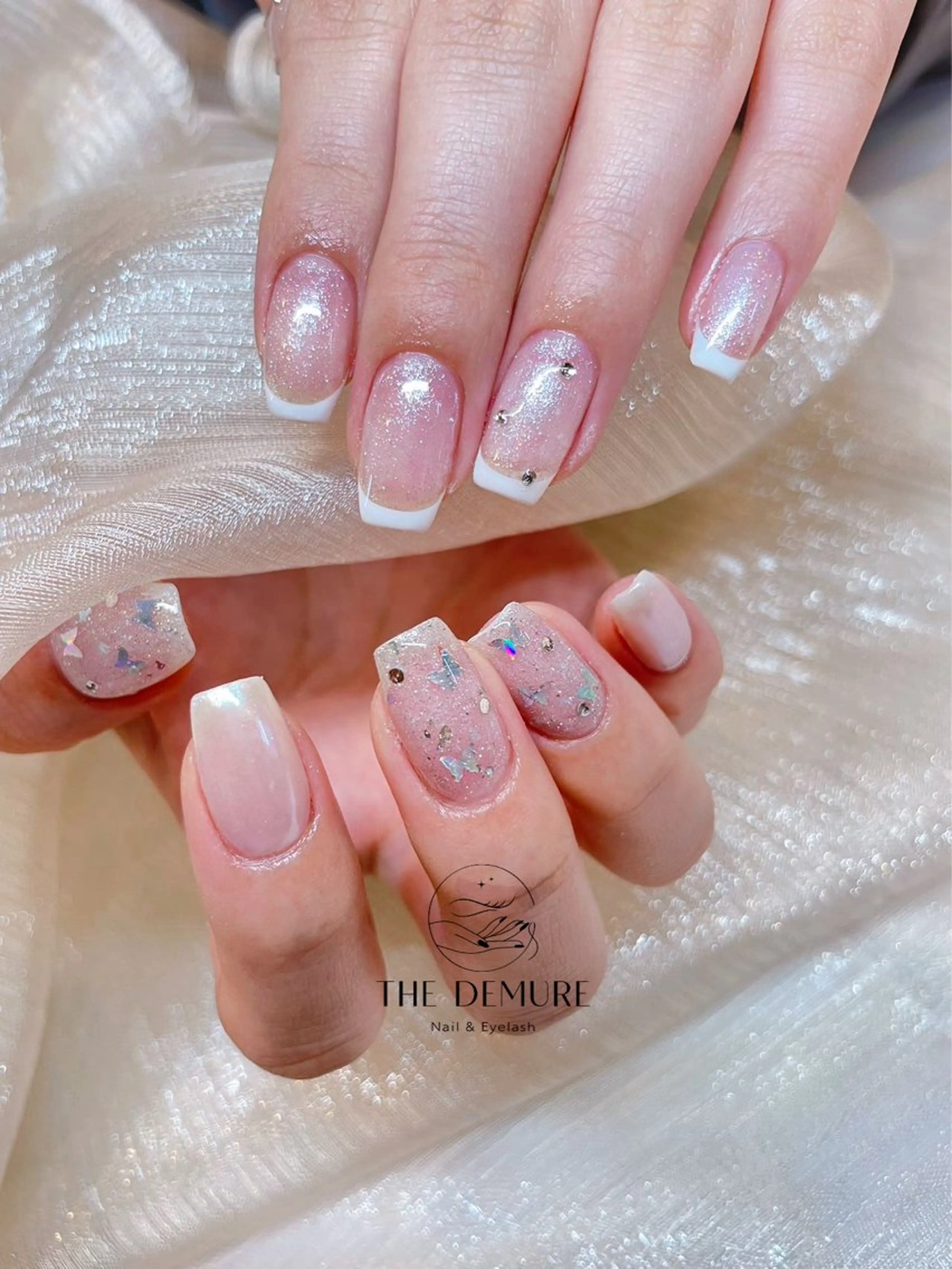 ネイル アートネイル キラキラネイル 韓国ネイル 水色 ロングネイル ハンドネイル ハンドケア NailDemure 【銀座店】のネイルデザイン