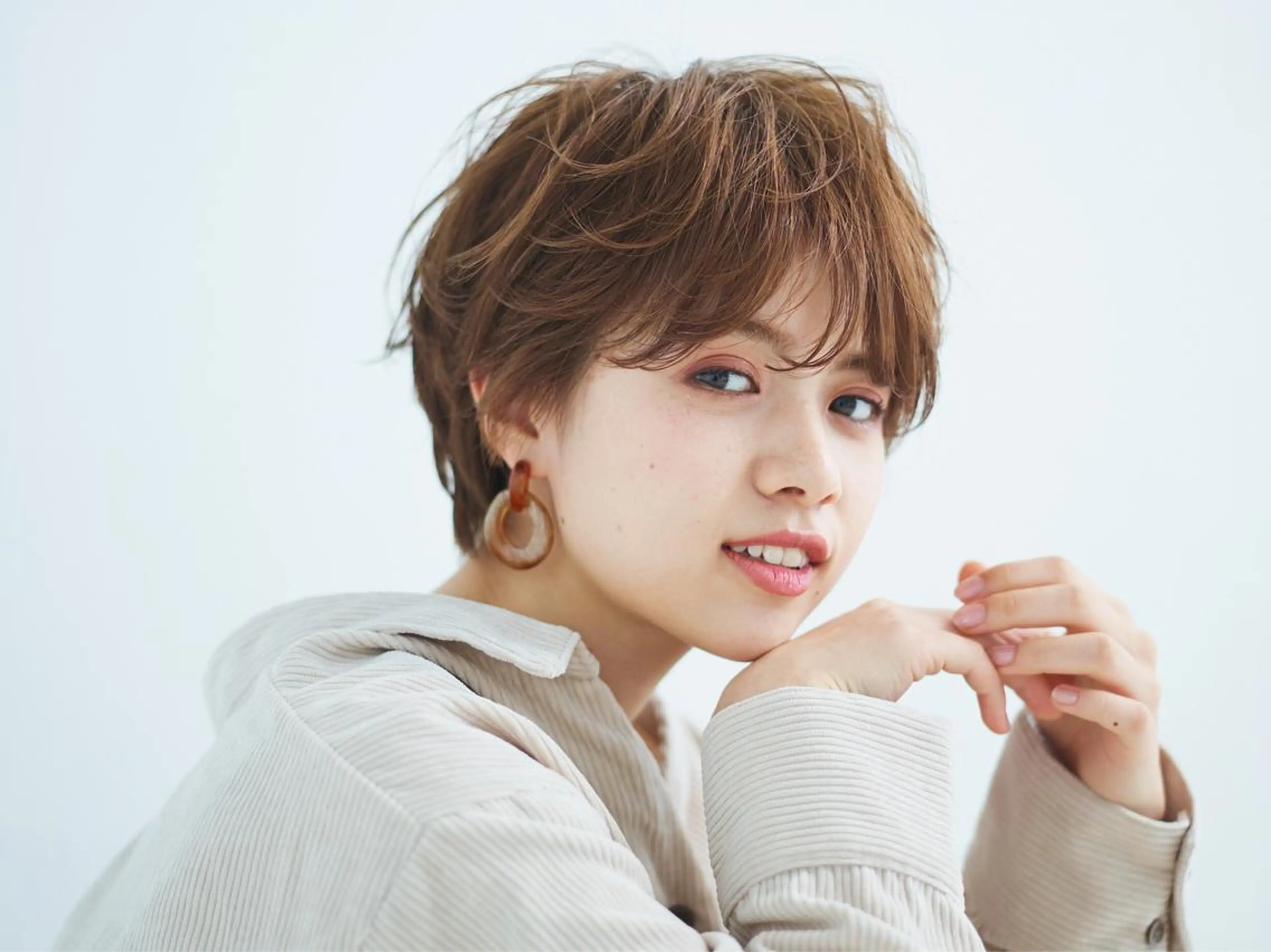 ショート カラー THE DAY所属・AKI HASHIMOTOのヘアスタイル