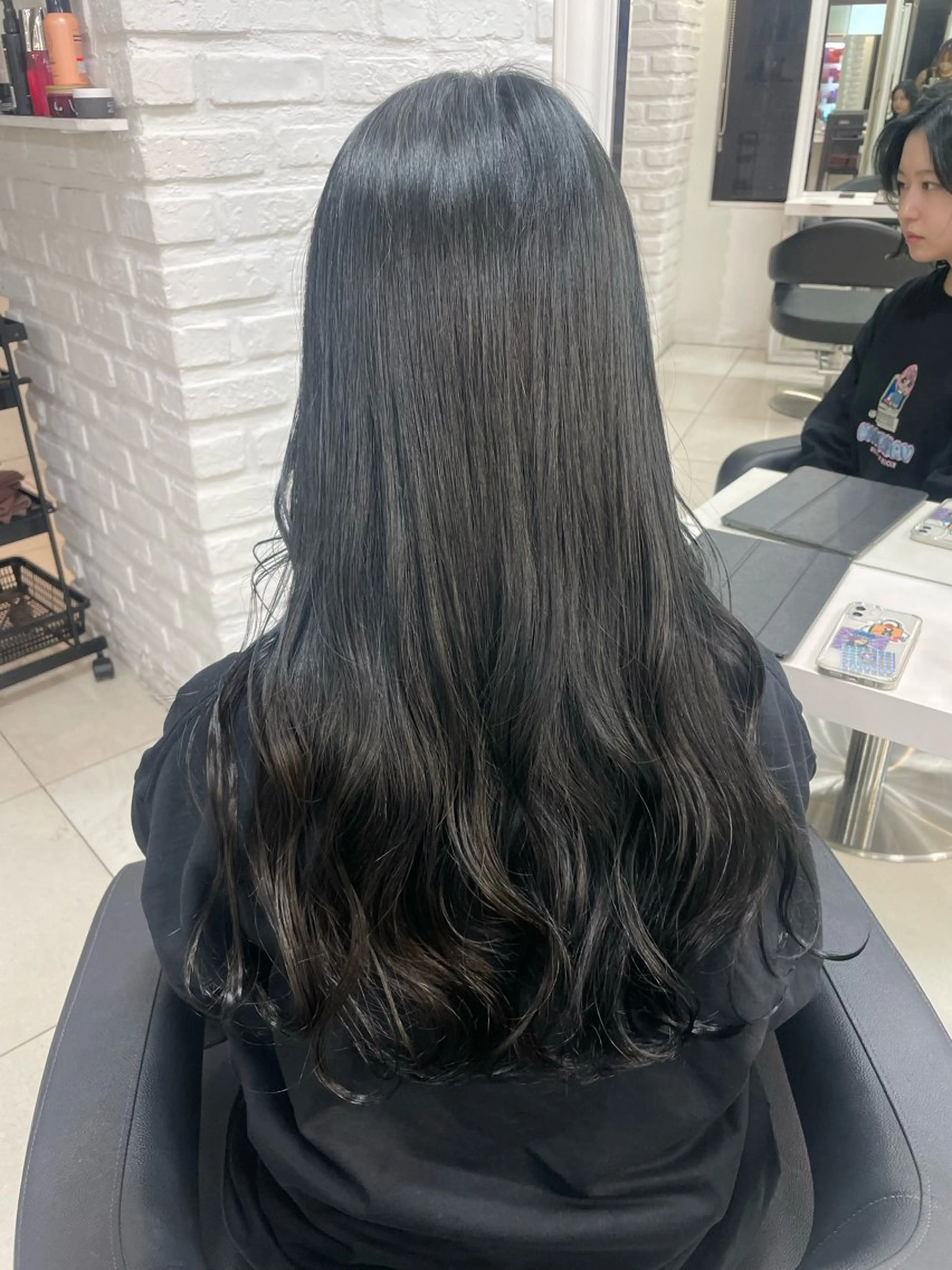 ロング カラー イルミナカラー ヘアカラー トリートメント 【デザインカラー】 粥川佳日望のヘアスタイル