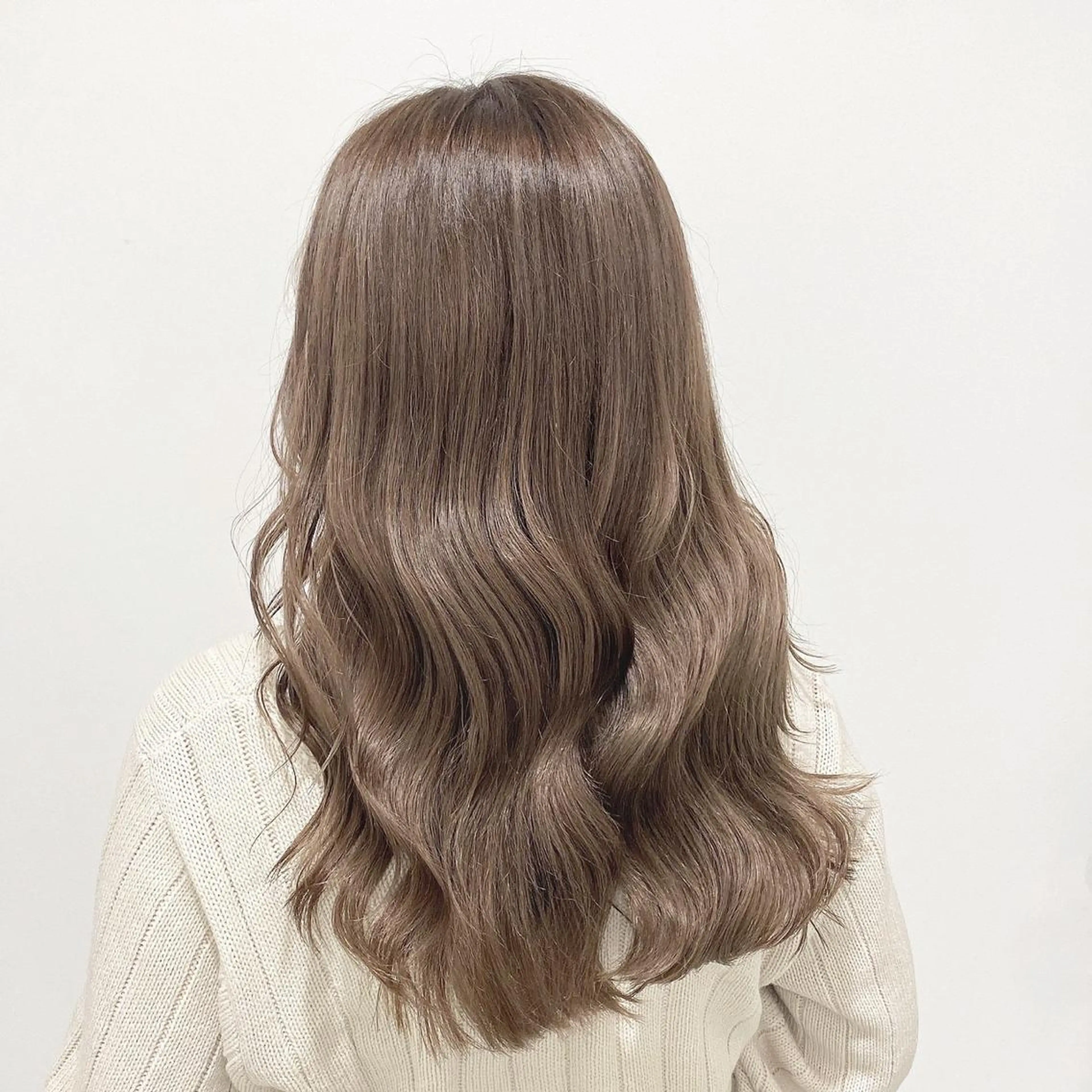 セミロング カラー 韓国レイヤー ハッシュカットのヘアスタイル
