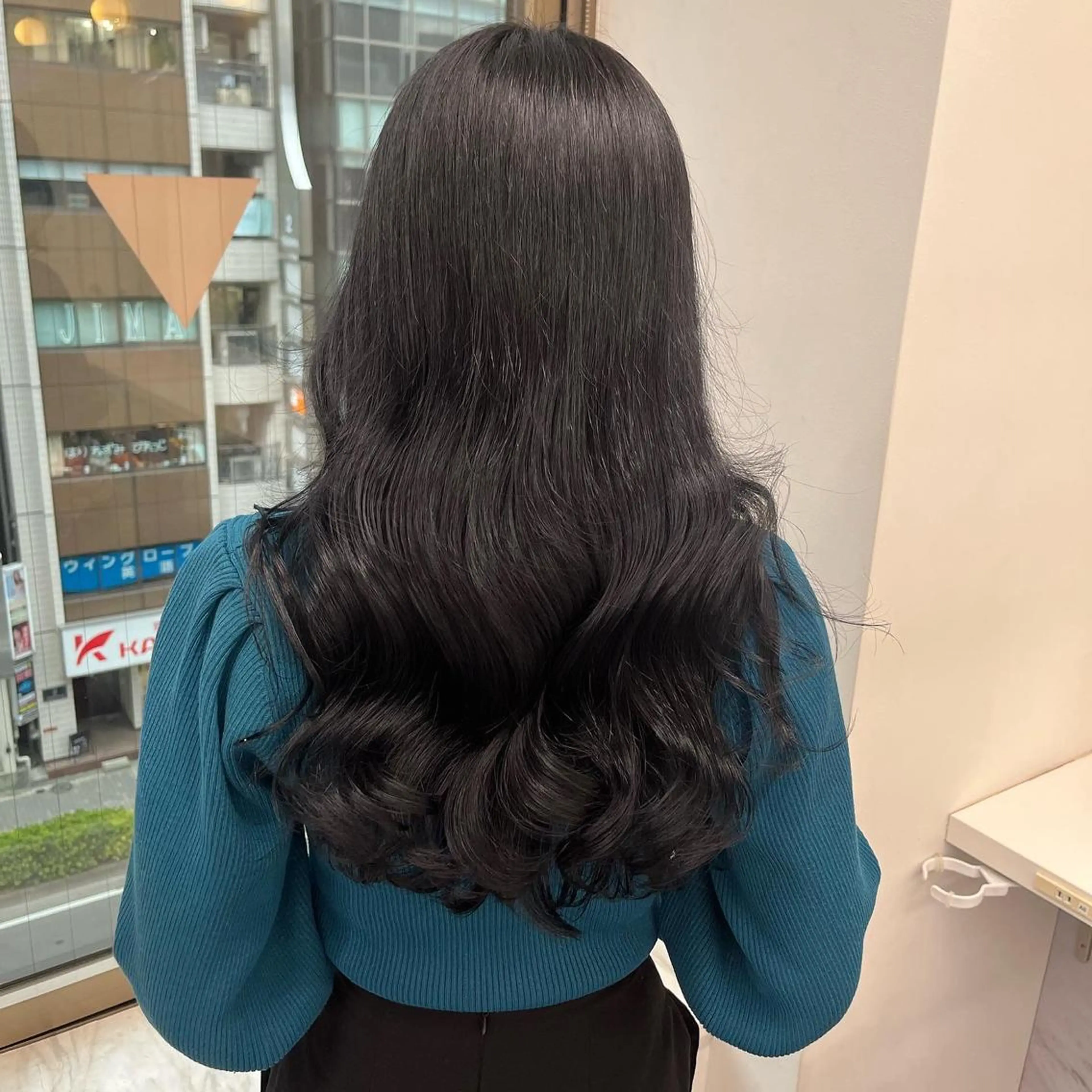 ロング ヘアカラー トリートメント ヘッドスパ ヘアセット 寒色＆ブリーチ特化 寒色MiOのヘアスタイル