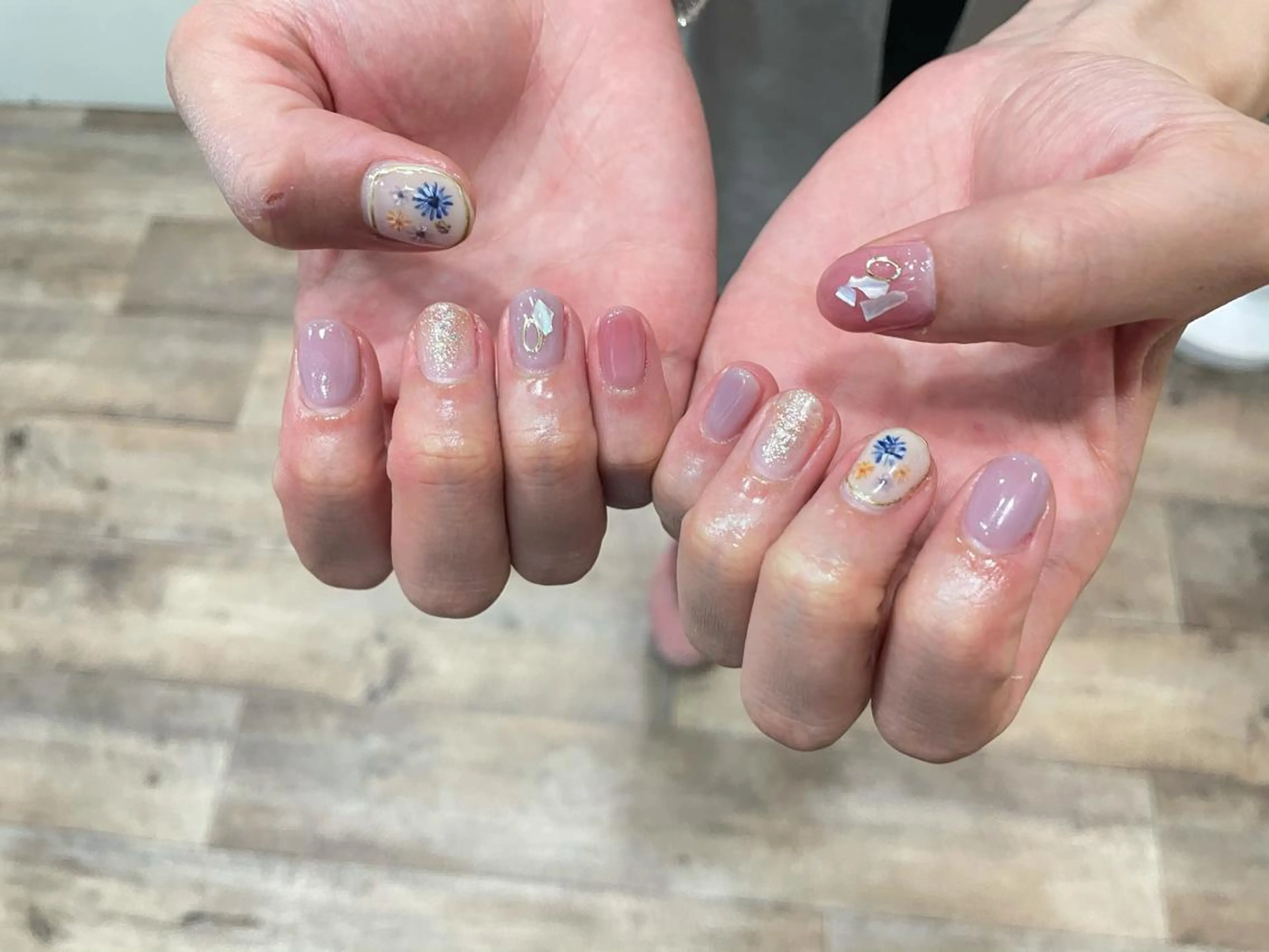 ネイル ハンドネイル ハンドケア R'well所属・はばすみれ🎀ﾈｲﾙ 光ﾌｪｲｼｬﾙ ﾍｱのネイルデザイン
